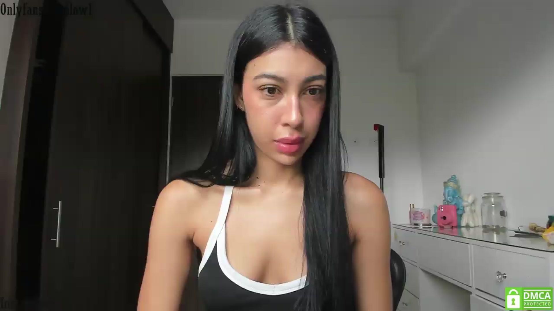 Gallery image thumbnail from Vinnlow's myfreecams stream on, 06/23/2026, 12:08 image 19 of 20