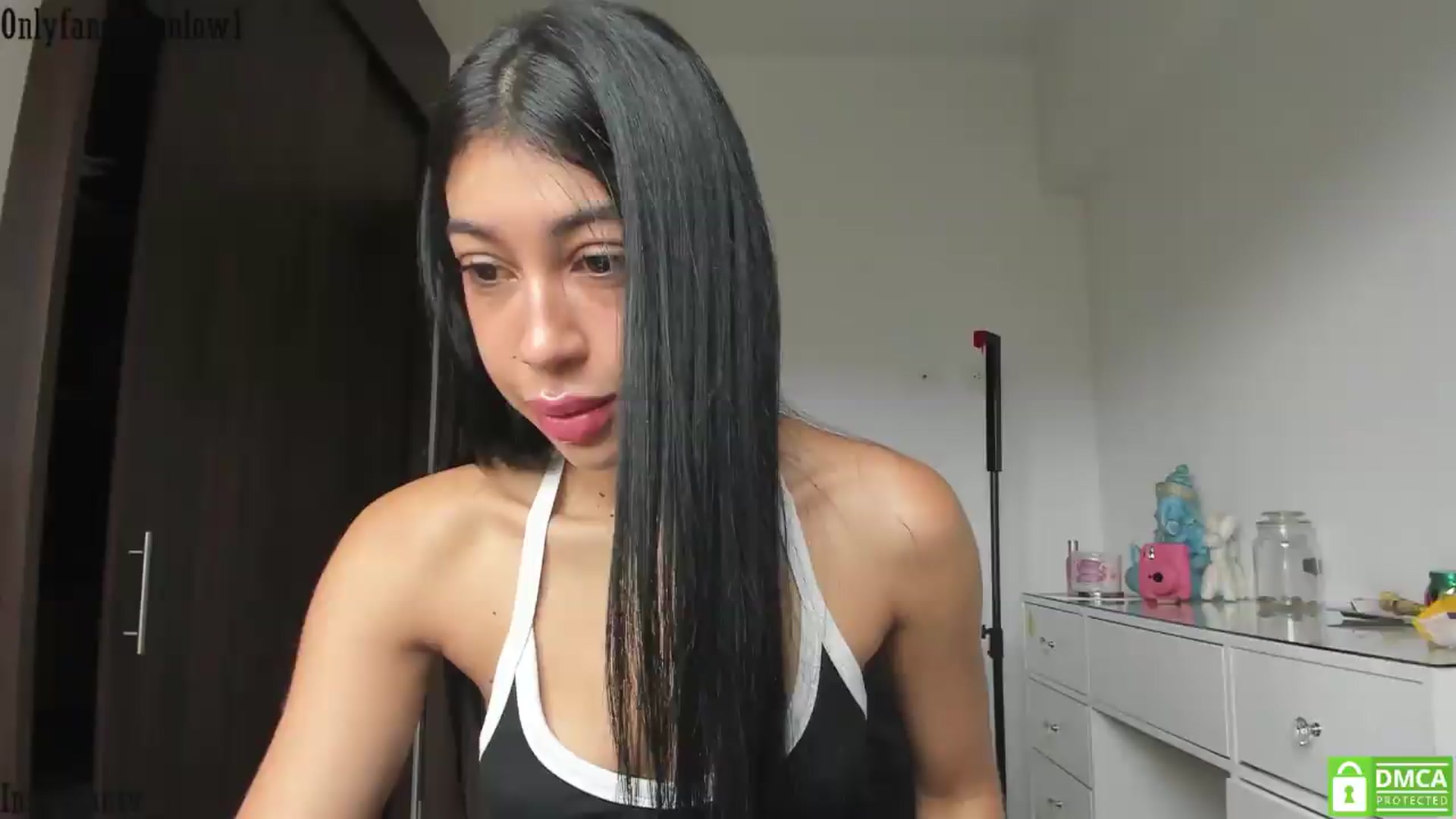 Gallery image thumbnail from Vinnlow's myfreecams stream on, 06/23/2026, 12:08 image 3 of 20