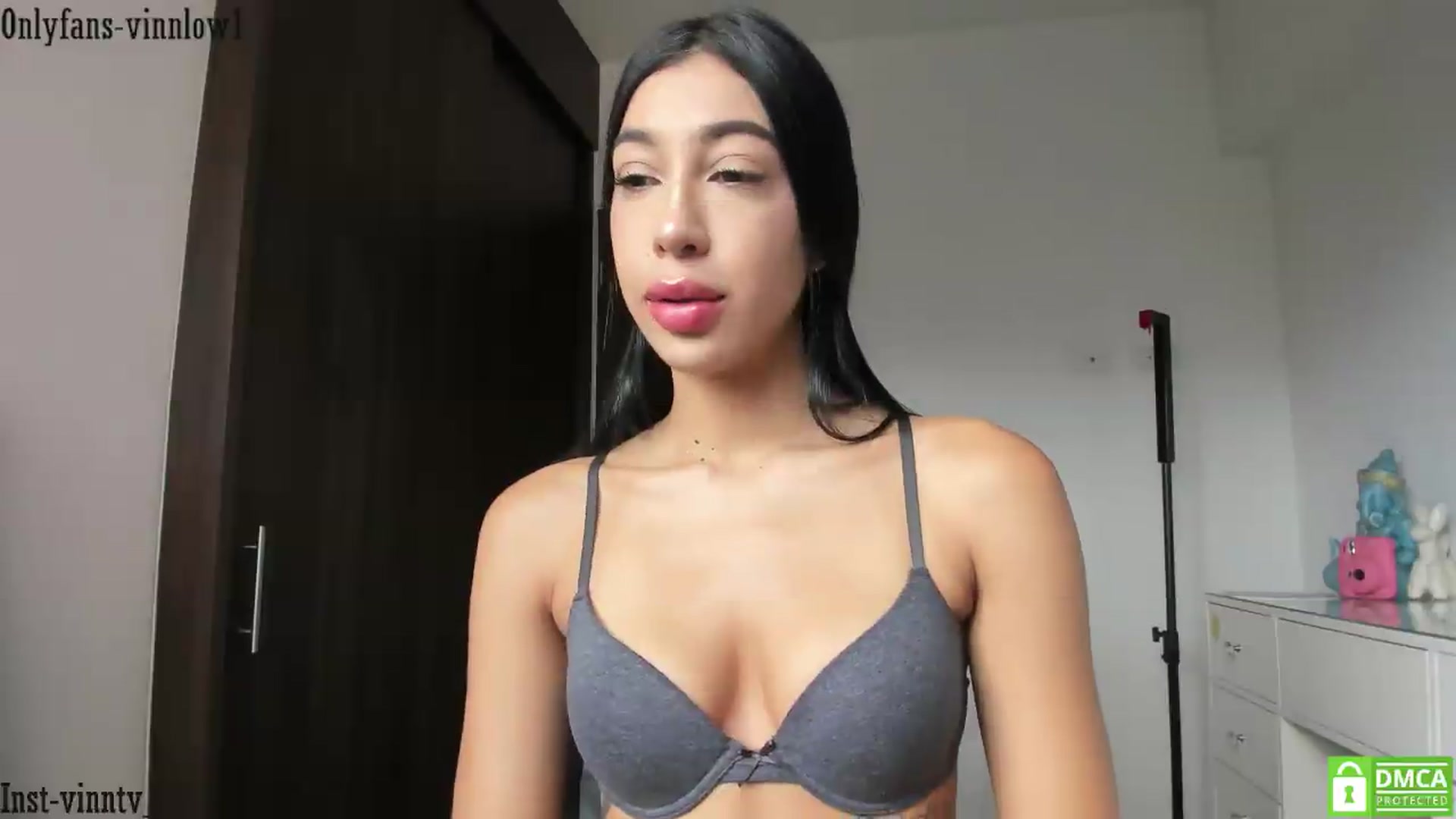 Gallery image thumbnail from Vinnlow's myfreecams stream on, 06/24/2026, 14:18 image 10 of 20
