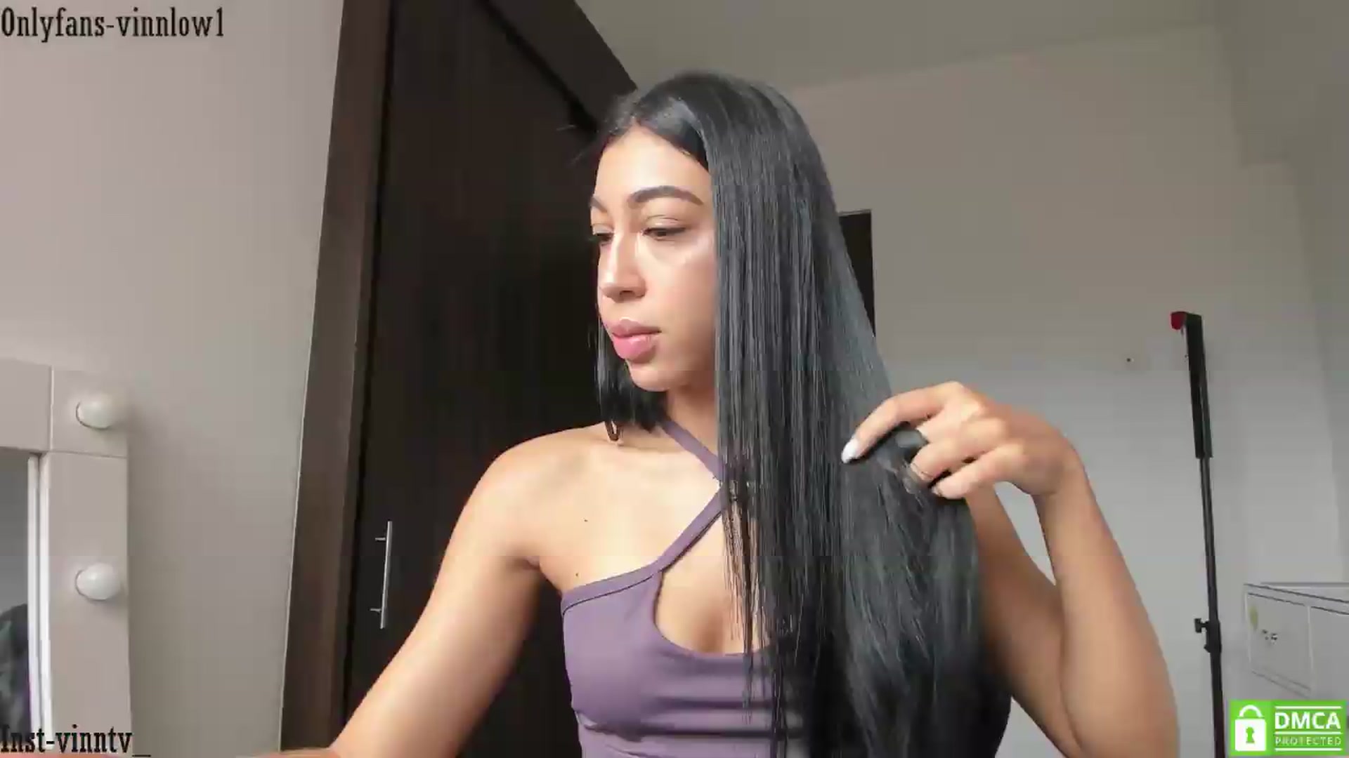 Gallery image thumbnail from Vinnlow's myfreecams stream on, 06/25/2026, 12:34 image 6 of 20