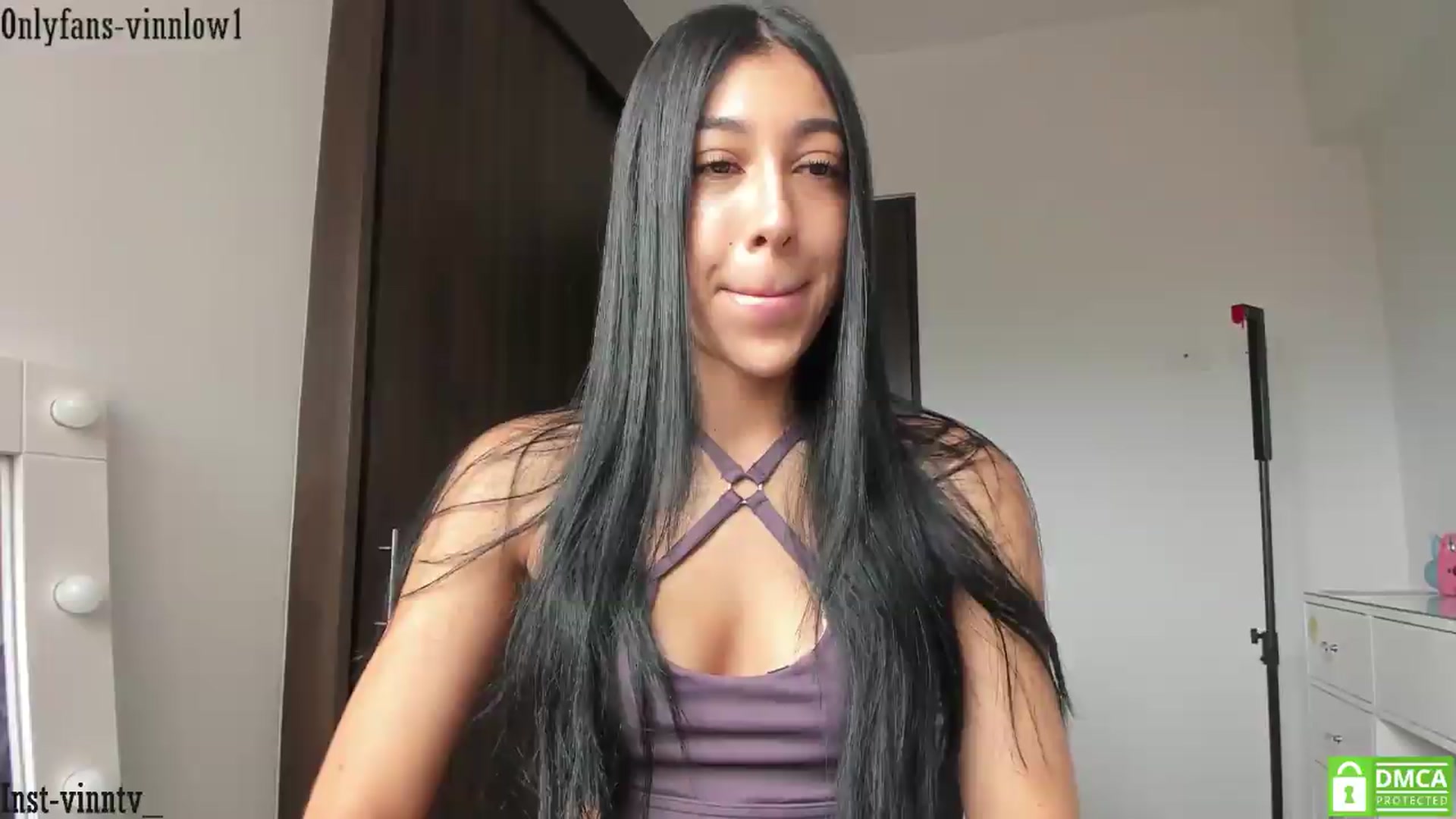 Gallery image thumbnail from Vinnlow's myfreecams stream on, 06/25/2026, 12:34 image 16 of 20