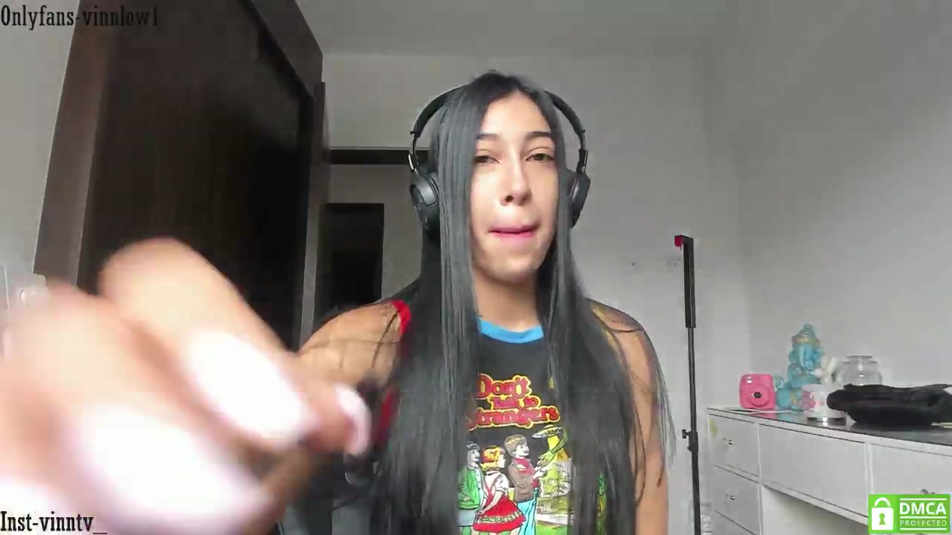 Gallery image thumbnail from Vinnlow's myfreecams stream on, 07/19/2026, 13:06 image 4 of 20