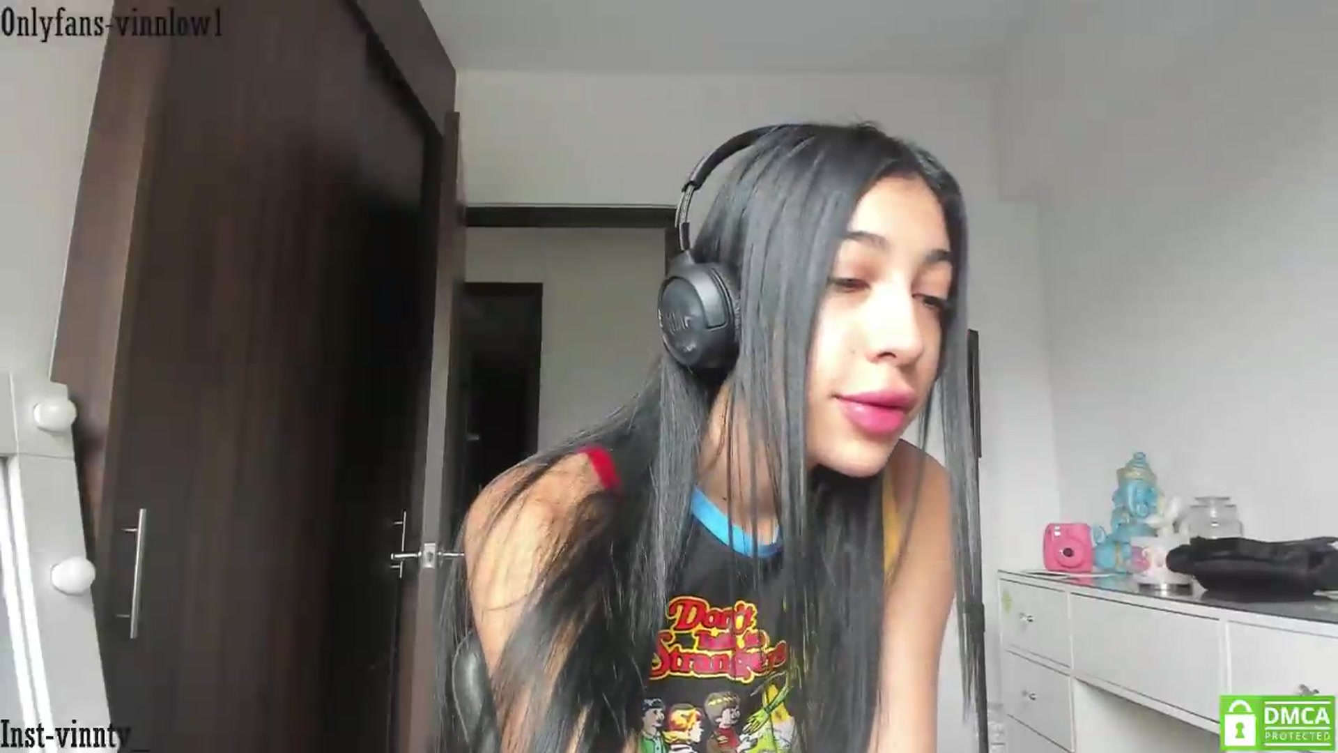 Gallery image thumbnail from Vinnlow's myfreecams stream on, 07/19/2026, 13:06 image 10 of 20