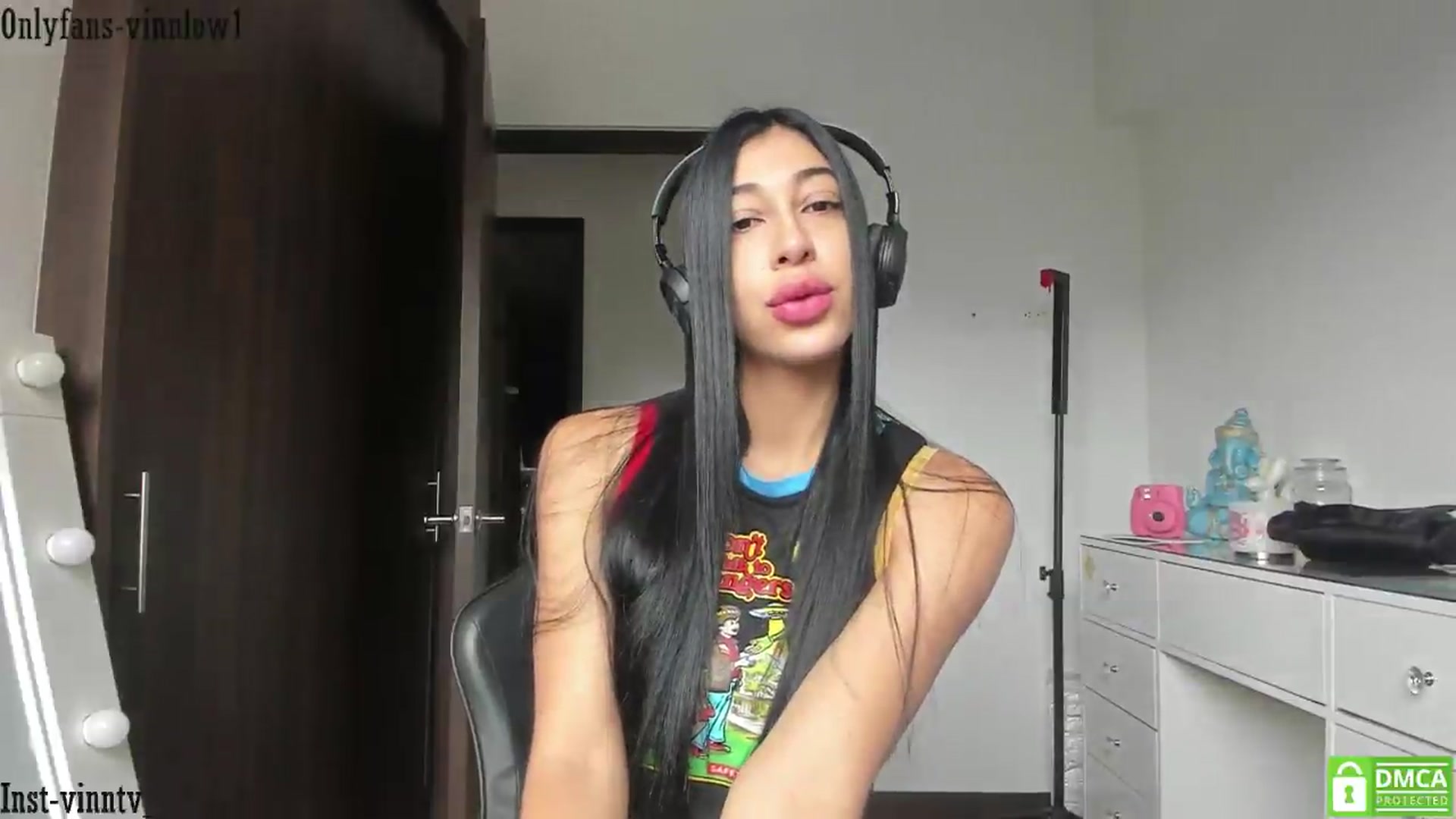 Gallery image thumbnail from Vinnlow's myfreecams stream on, 07/19/2026, 13:06 image 6 of 20