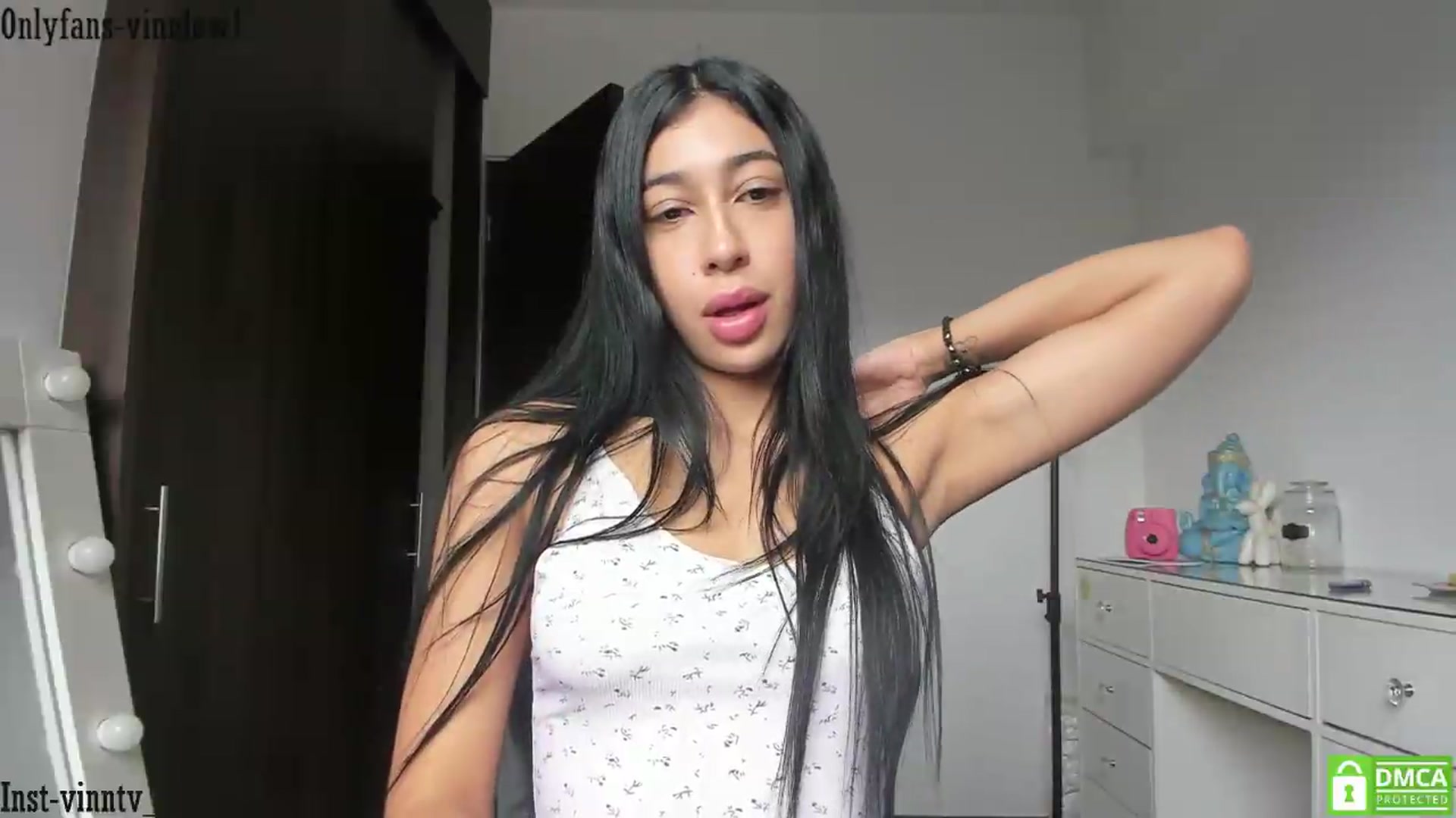 Gallery image thumbnail from Vinnlow's myfreecams stream on, 07/19/2026, 18:03 image 5 of 20
