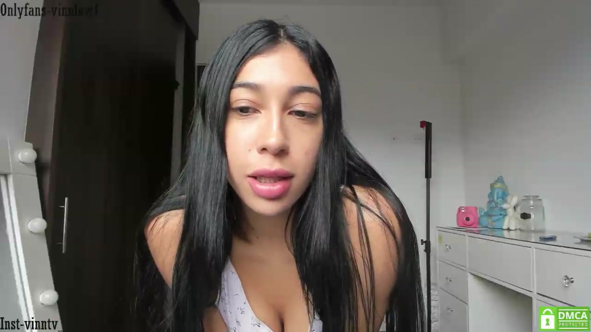 Gallery image thumbnail from Vinnlow's myfreecams stream on, 07/19/2026, 18:03 image 6 of 20