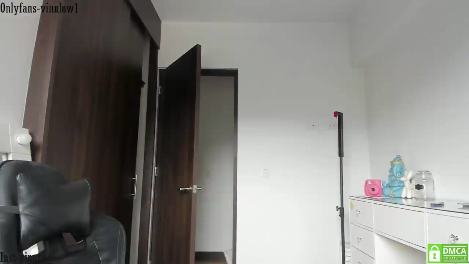 Gallery image thumbnail from Vinnlow's myfreecams stream on, 07/19/2026, 18:03 image 1 of 20