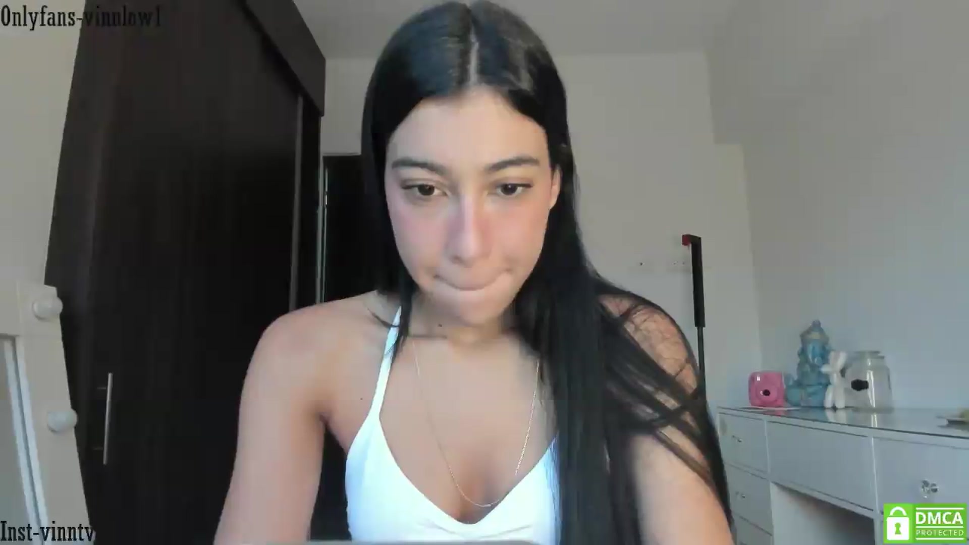 Gallery image thumbnail from Vinnlow's myfreecams stream on, 07/23/2026, 11:17 image 4 of 20
