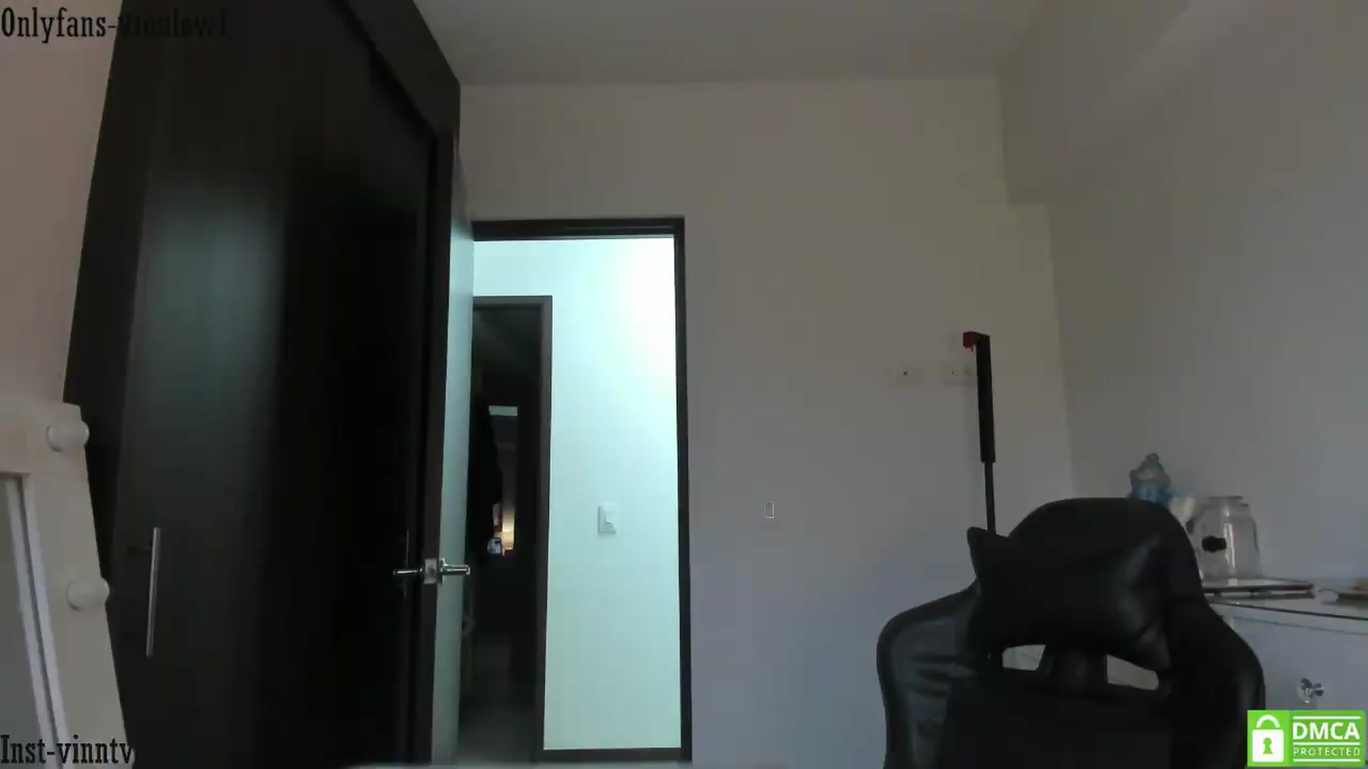 Gallery image thumbnail from Vinnlow's myfreecams stream on, 07/23/2026, 11:17 image 6 of 20