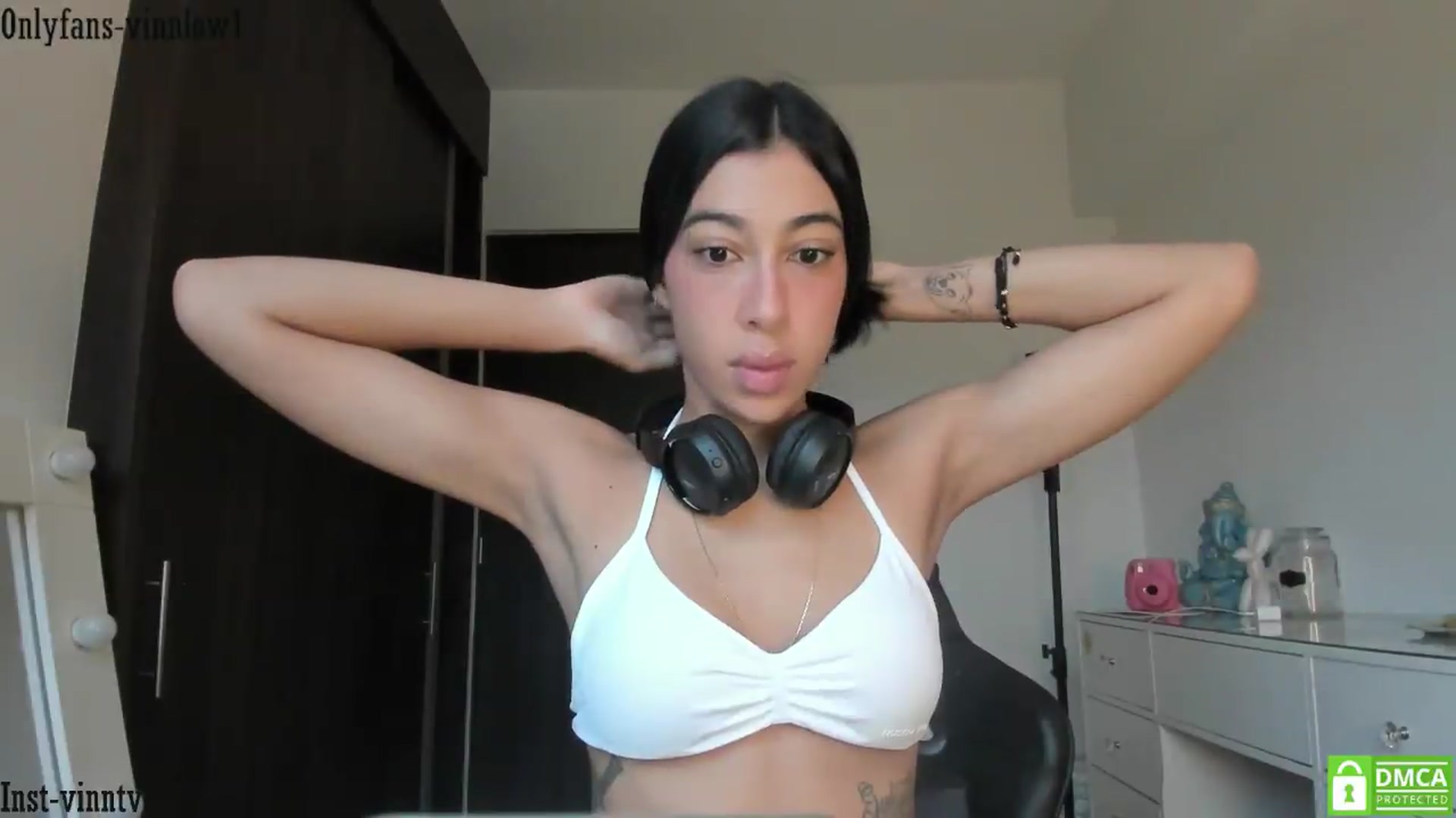 Gallery image thumbnail from Vinnlow's myfreecams stream on, 07/23/2026, 11:17 image 11 of 20