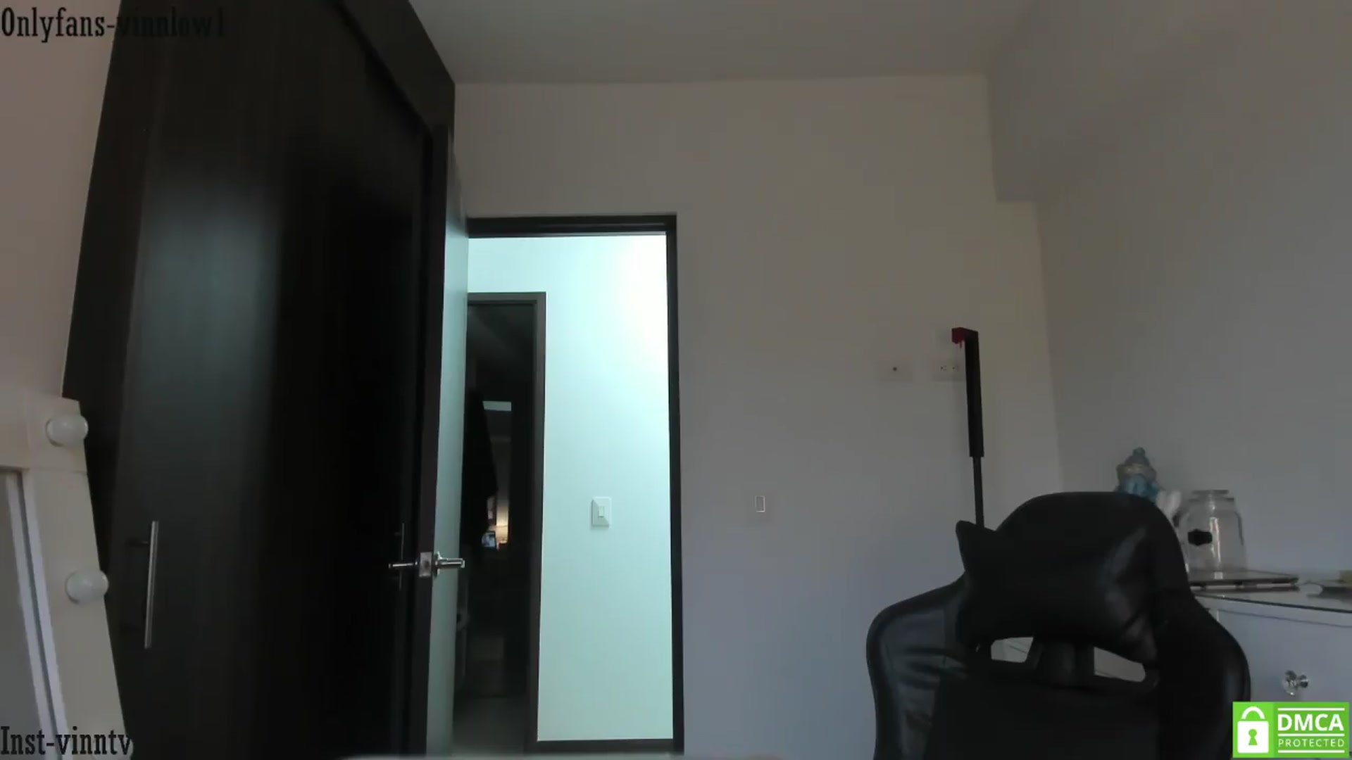 Gallery image thumbnail from Vinnlow's myfreecams stream on, 07/23/2026, 11:17 image 7 of 20