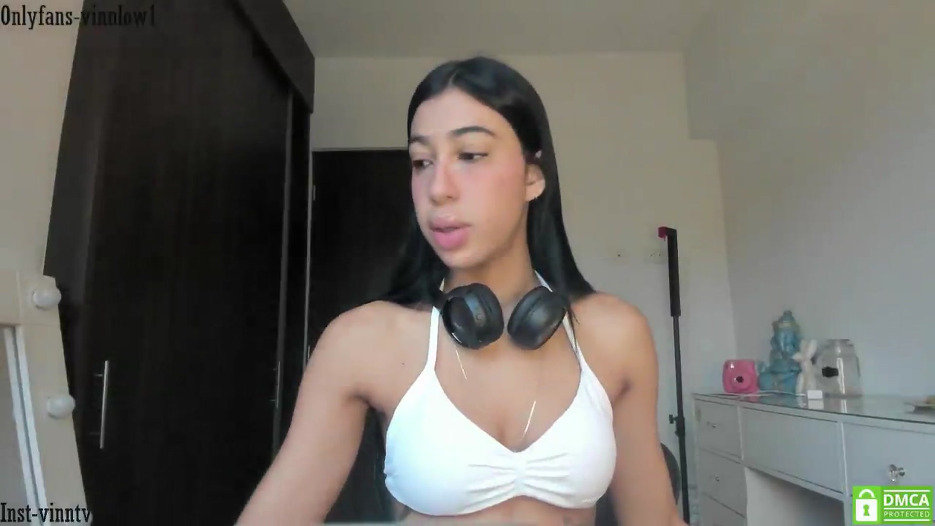 Gallery image thumbnail from Vinnlow's myfreecams stream on, 07/23/2026, 11:17 image 13 of 20