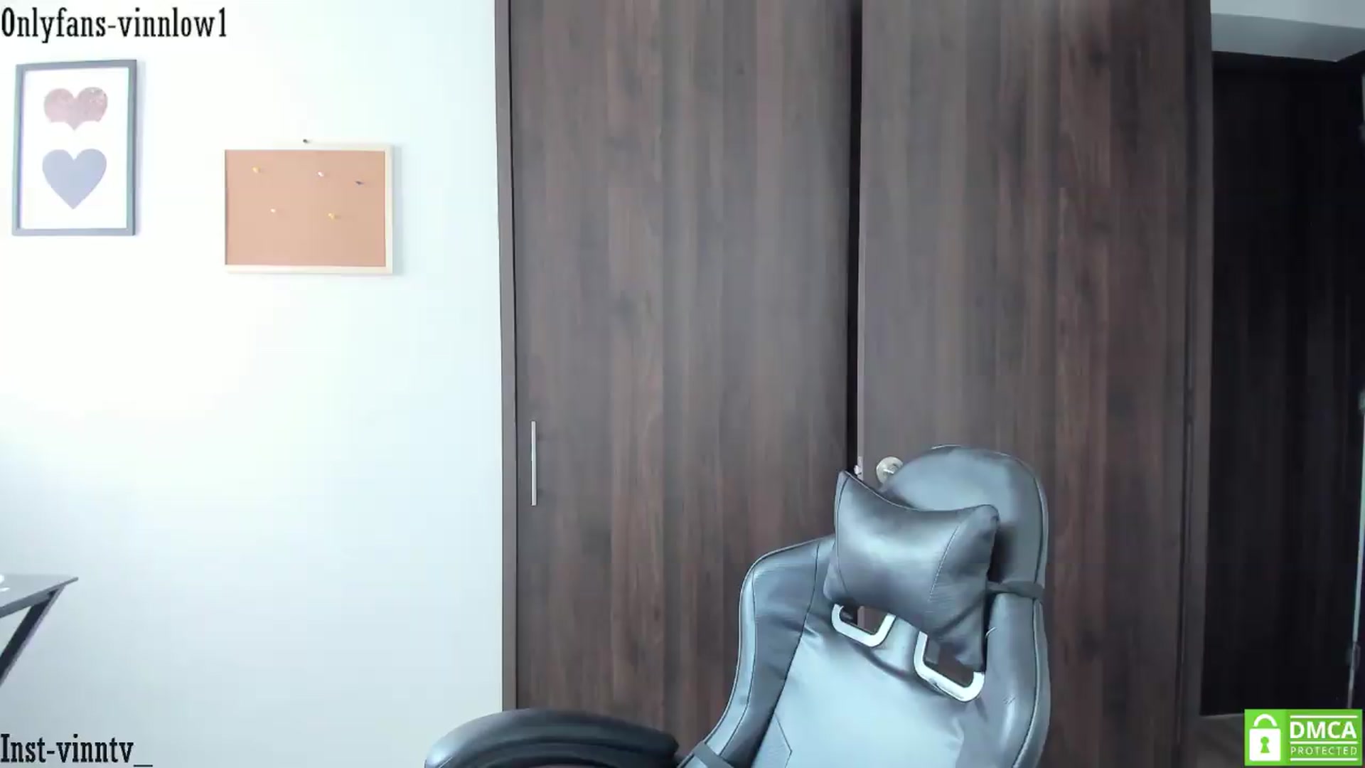 Gallery image thumbnail from Vinnlow's myfreecams stream on, 08/24/2026, 15:15 image 1 of 20