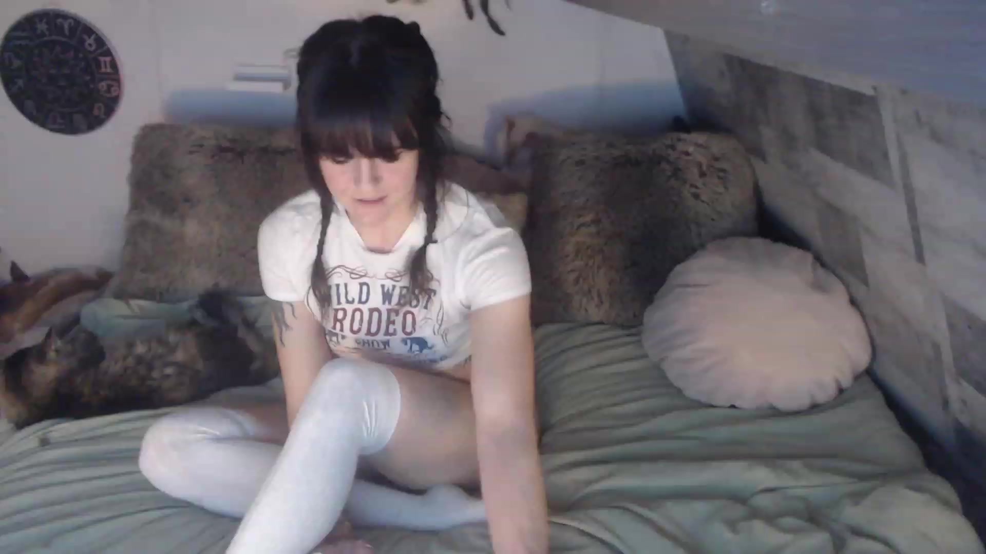 Gallery image thumbnail from VinnyVanGhoe's myfreecams stream on, 03/08/2023, 23:14 image 13 of 20