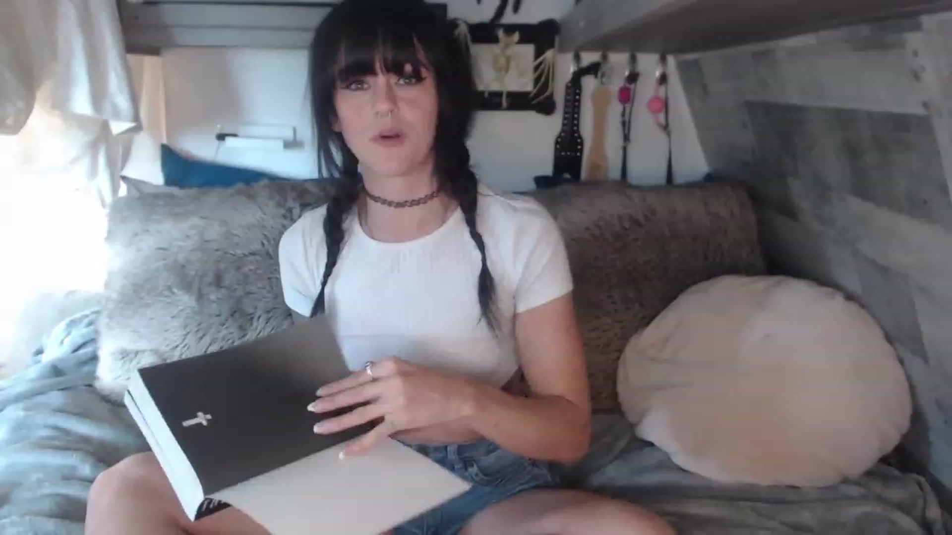 Gallery image thumbnail from VinnyVanGhoe's myfreecams stream on, 07/19/2023, 19:50 image 7 of 20