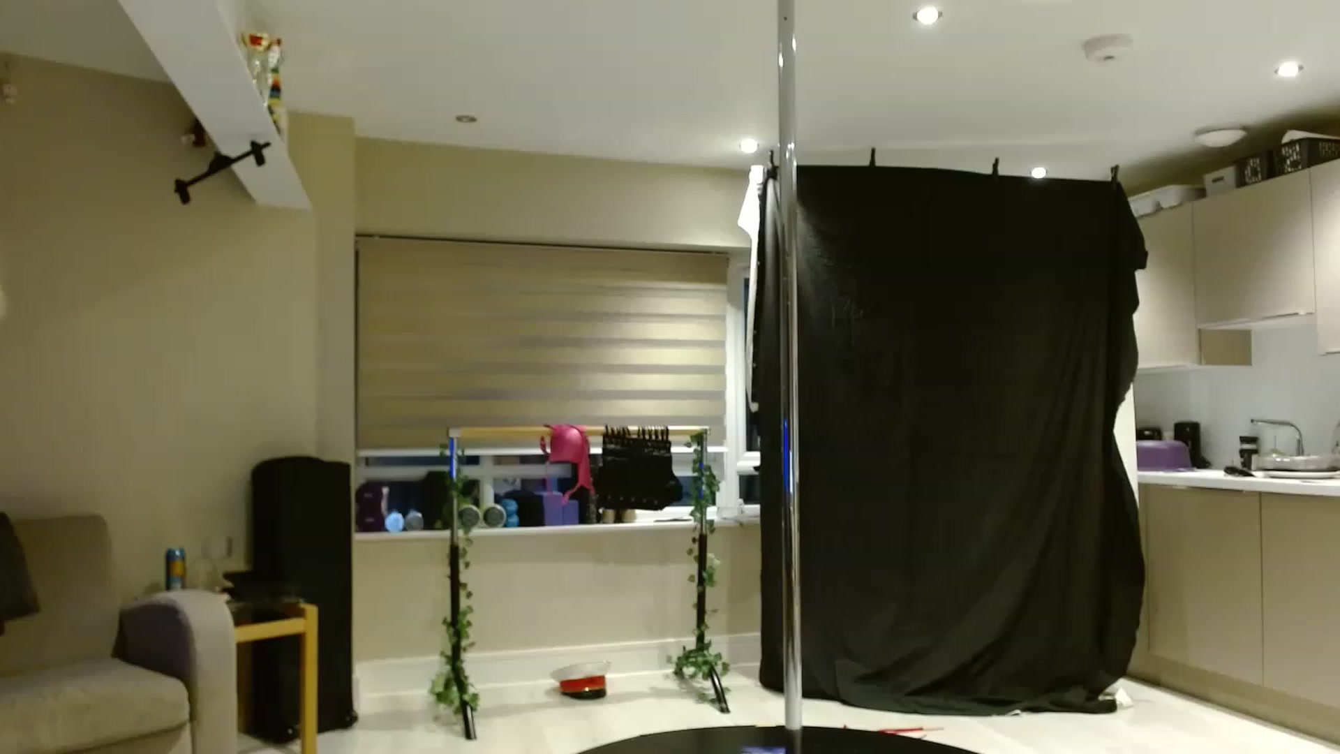 Gallery image thumbnail from VintageVamp's myfreecams stream on, 06/14/2023, 21:14 image 20 of 20