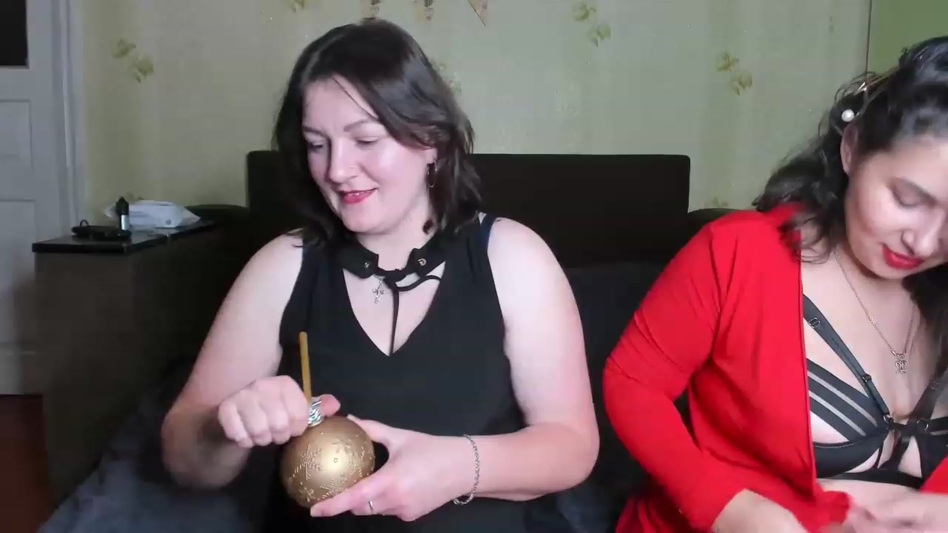 Gallery image thumbnail from ViolaDavil's myfreecams stream on, 12/03/2022, 16:56 image 4 of 20