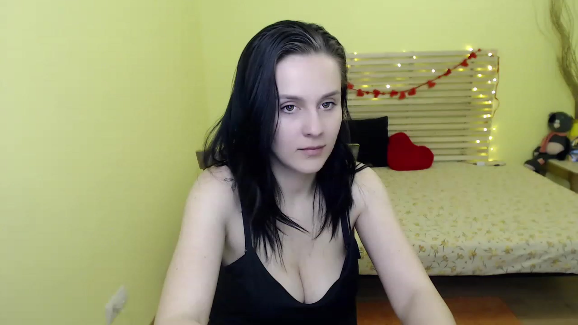 Gallery image thumbnail from ViolaEramoo's myfreecams stream on, 04/23/2023, 09:41 image 15 of 20
