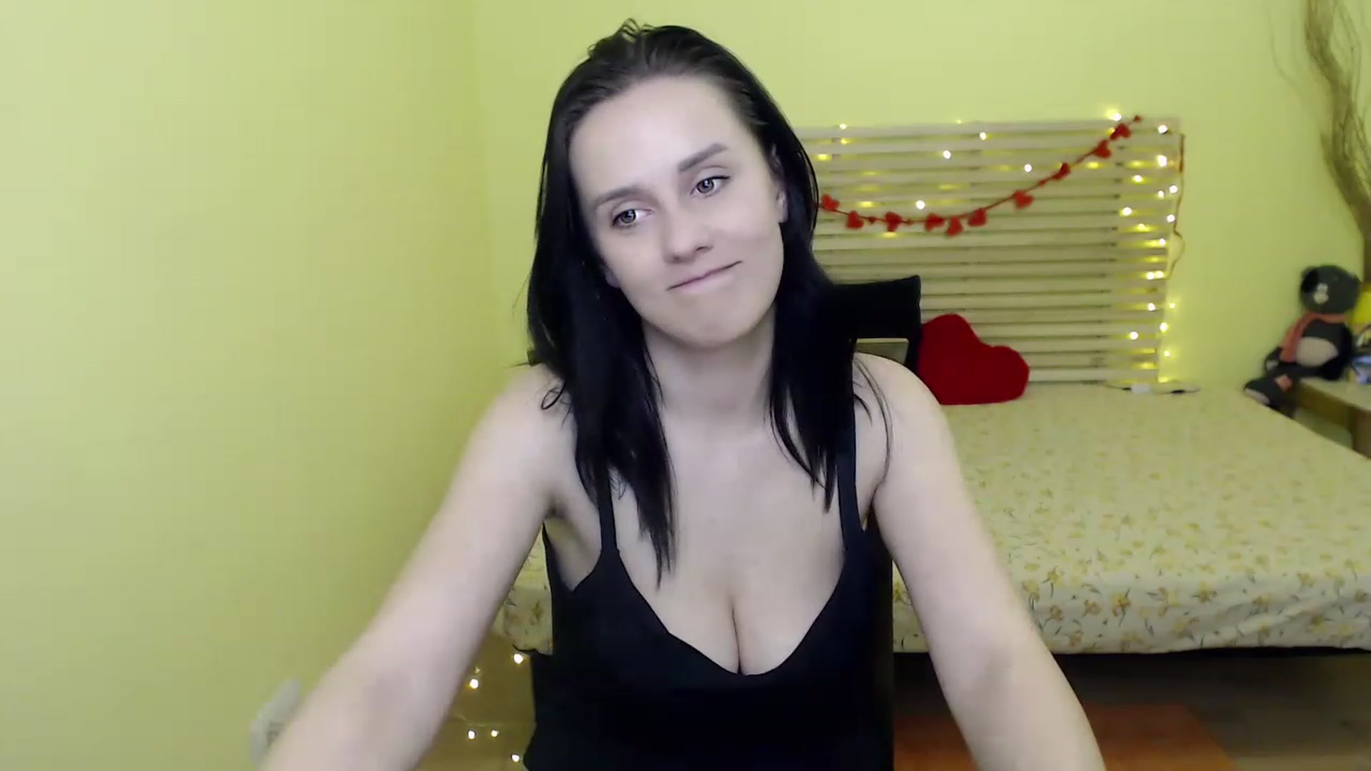 Gallery image thumbnail from ViolaEramoo's myfreecams stream on, 04/23/2023, 10:41 image 12 of 20