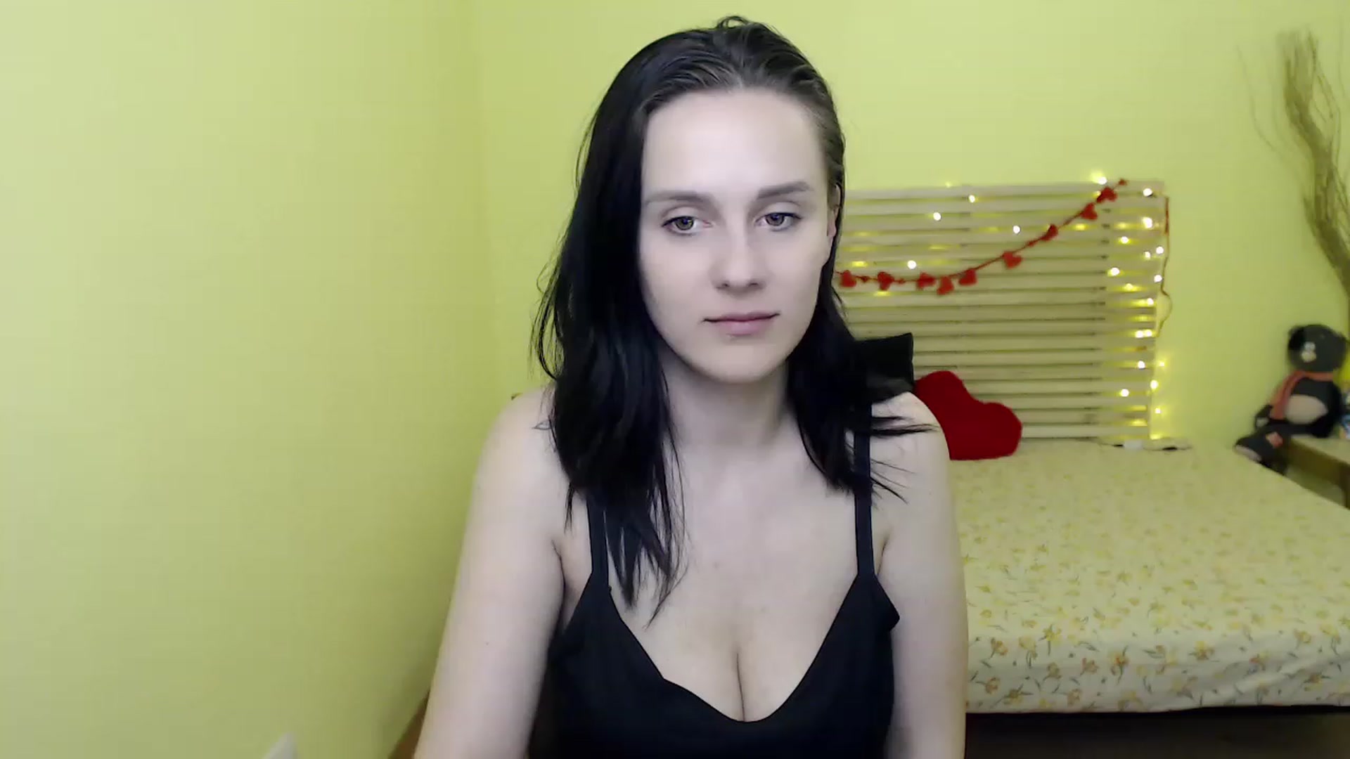 Gallery image thumbnail from ViolaEramoo's myfreecams stream on, 04/23/2023, 11:25 image 18 of 20