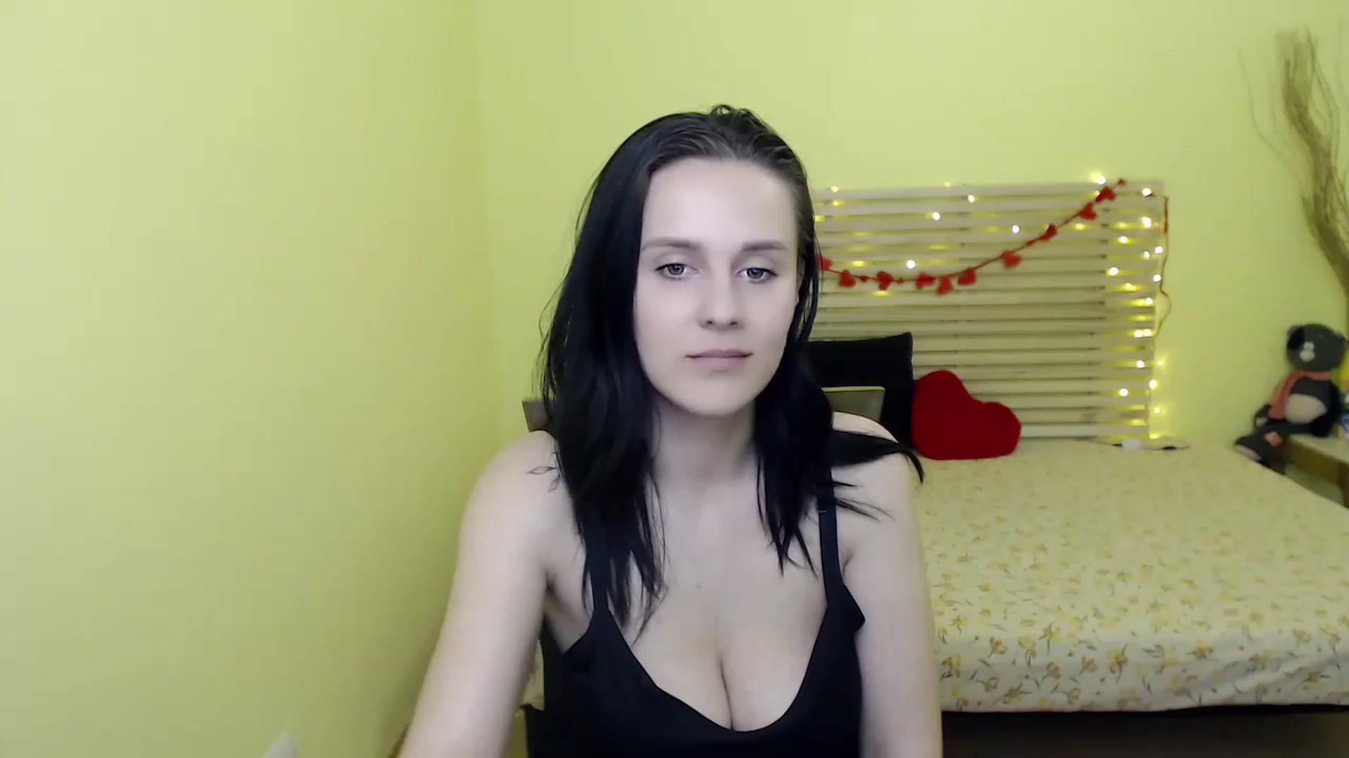 Gallery image thumbnail from ViolaEramoo's myfreecams stream on, 04/23/2023, 11:25 image 19 of 20