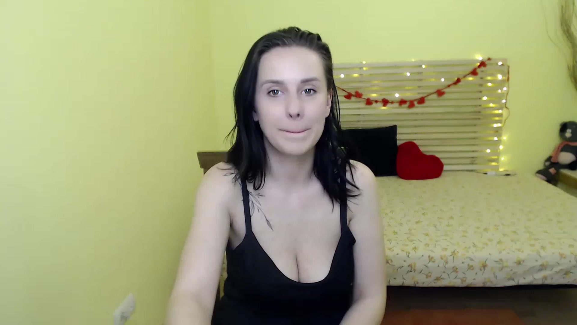 Gallery image thumbnail from ViolaEramoo's myfreecams stream on, 04/23/2023, 11:54 image 7 of 20