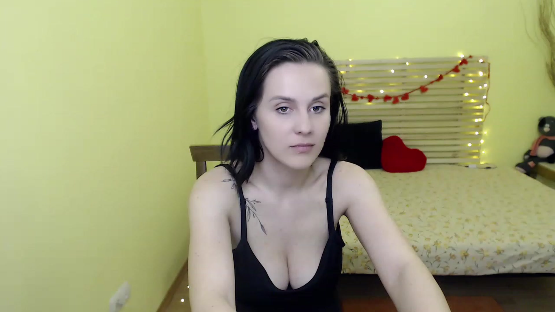 Gallery image thumbnail from ViolaEramoo's myfreecams stream on, 04/23/2023, 11:54 image 2 of 20