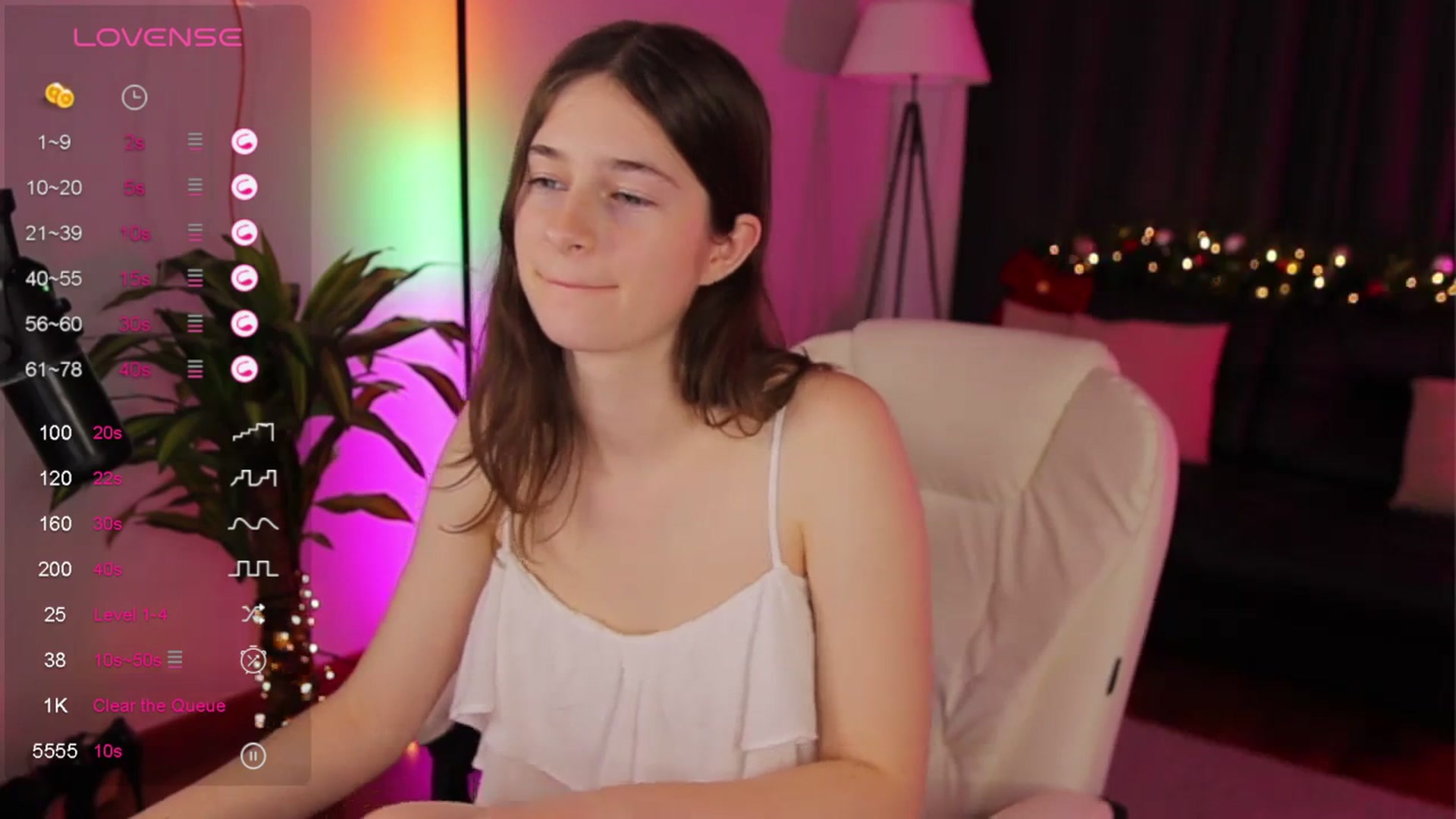 Gallery image thumbnail from Viola__Moon's myfreecams stream on, 12/24/2023, 17:31 image 18 of 20