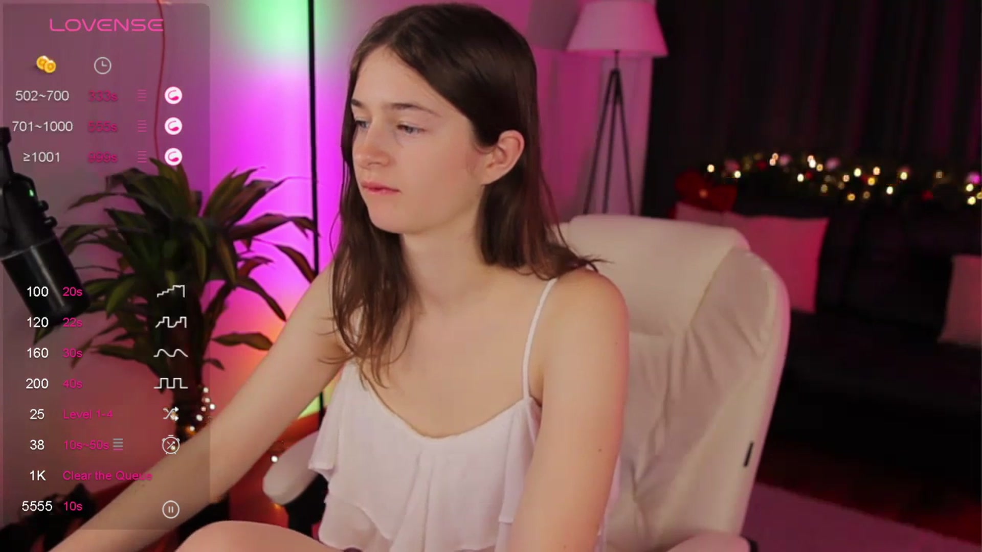 Gallery image thumbnail from Viola__Moon's myfreecams stream on, 12/24/2023, 17:31 image 16 of 20