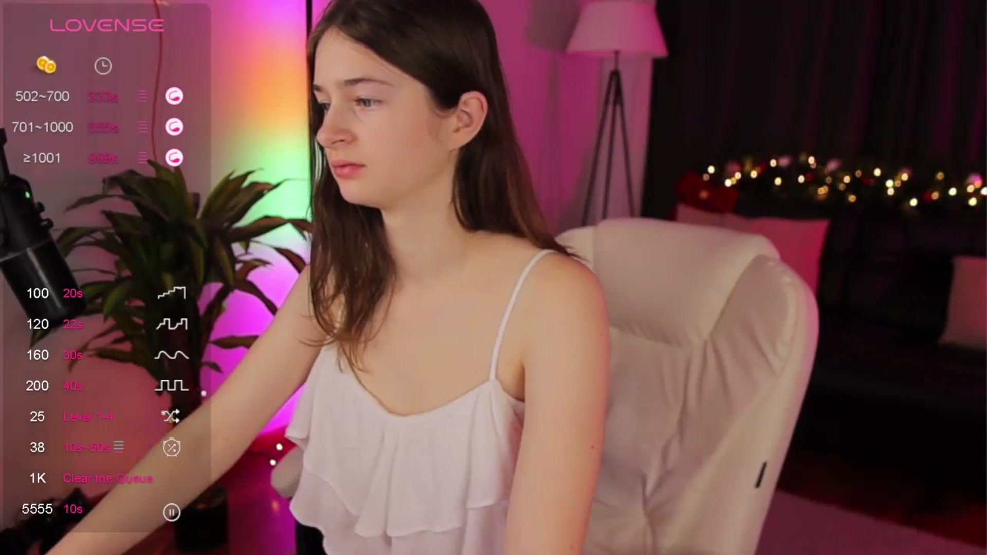 Gallery image thumbnail from Viola__Moon's myfreecams stream on, 12/24/2023, 17:31 image 12 of 20