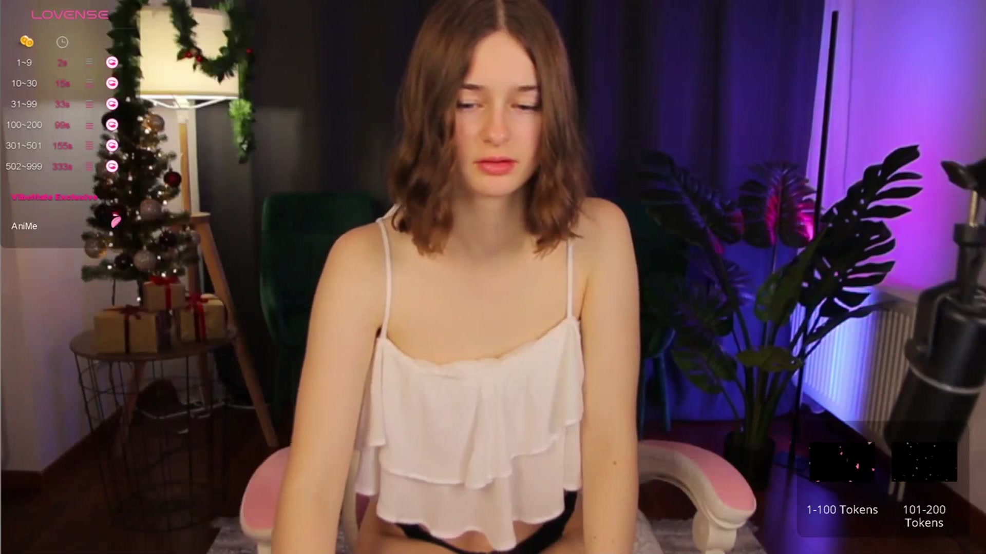 Gallery image thumbnail from Viola__Moon's myfreecams stream on, 12/25/2023, 13:50 image 15 of 20