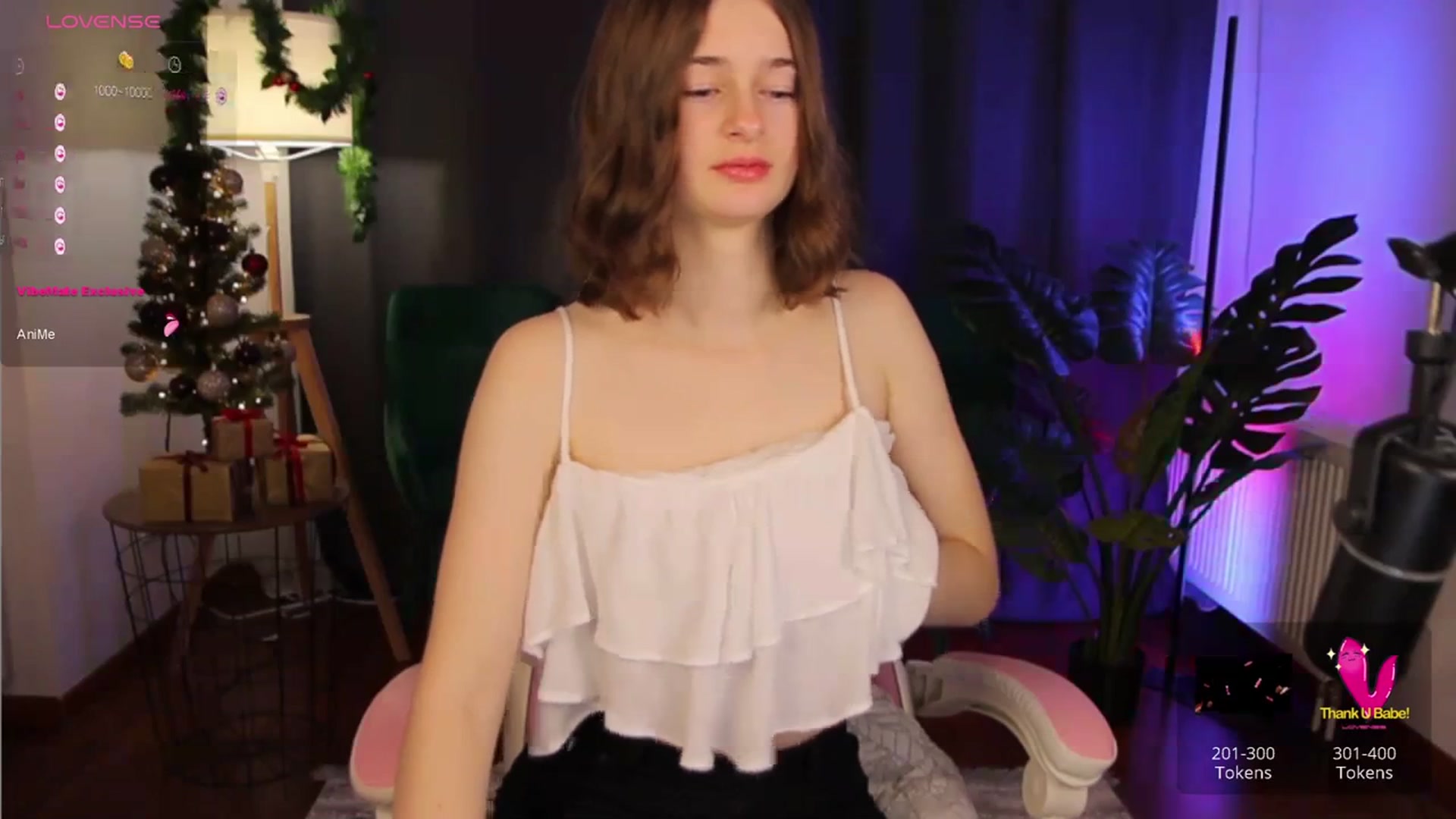 Gallery image thumbnail from Viola__Moon's myfreecams stream on, 12/25/2023, 13:50 image 7 of 20