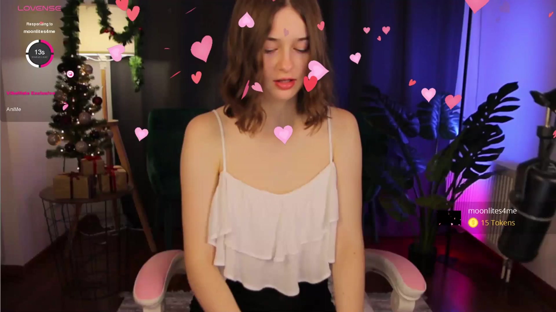 Gallery image thumbnail from Viola__Moon's myfreecams stream on, 12/25/2023, 13:50 image 1 of 20