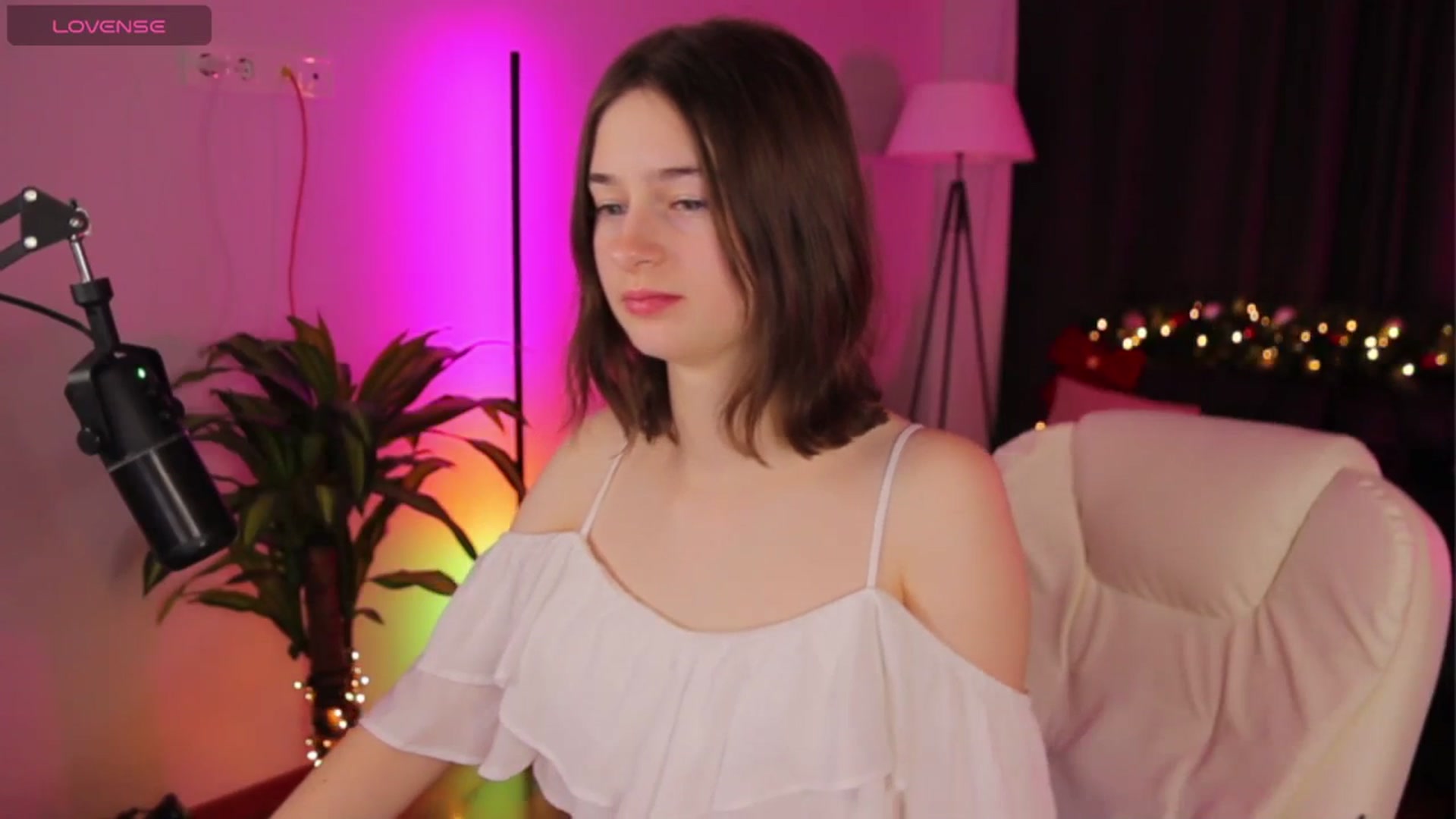 Gallery image thumbnail from Viola__Moon's myfreecams stream on, 12/26/2023, 10:29 image 12 of 20