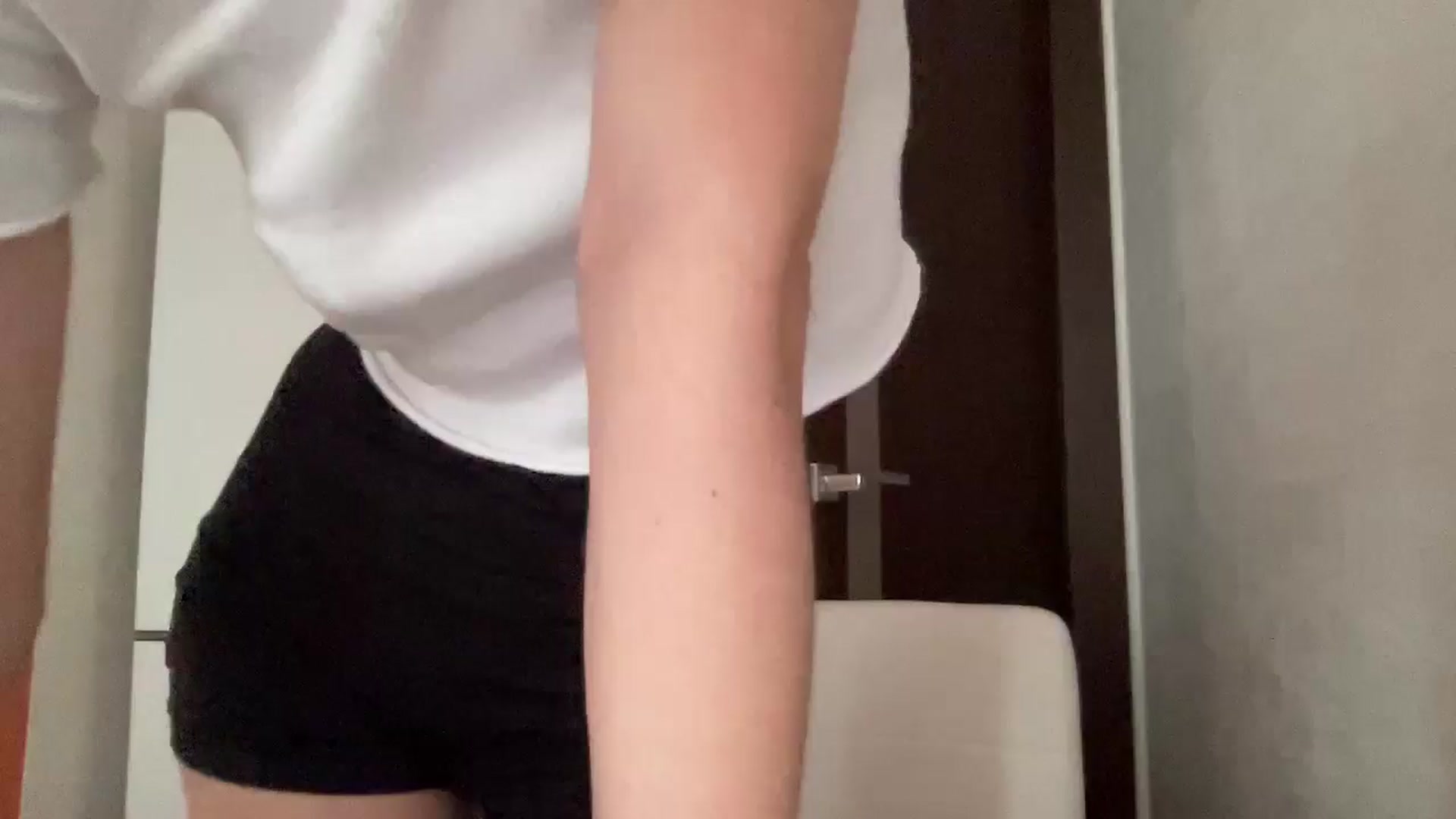 Gallery image thumbnail from VioletHeart's myfreecams stream on, 10/18/2025, 11:34 image 17 of 20