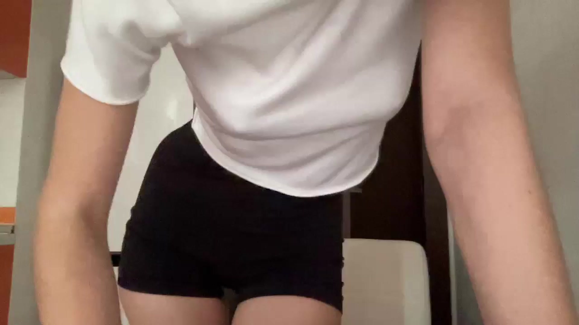 Gallery image thumbnail from VioletHeart's myfreecams stream on, 10/18/2025, 11:34 image 6 of 20