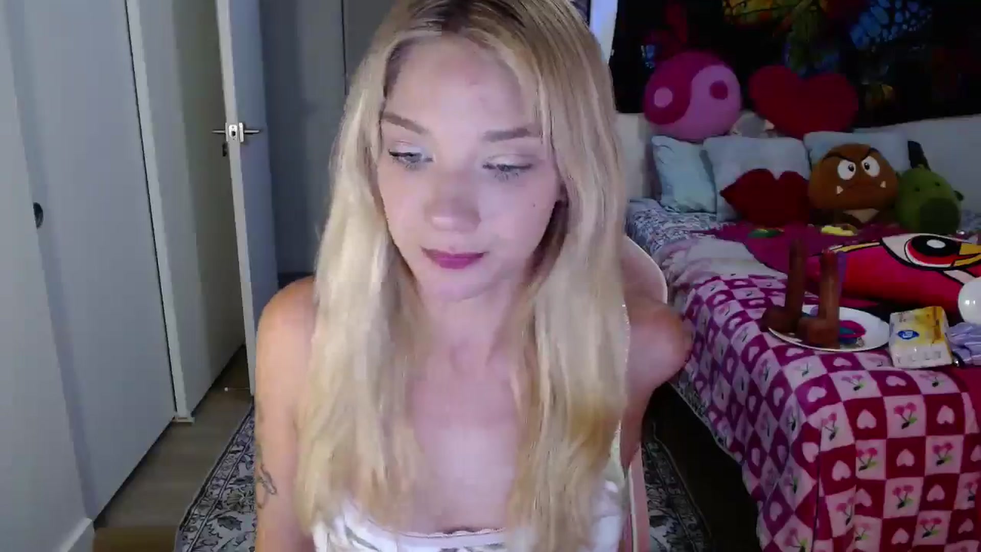 Gallery image thumbnail from VioletRay's myfreecams stream on, 08/21/2025, 04:34 image 6 of 20