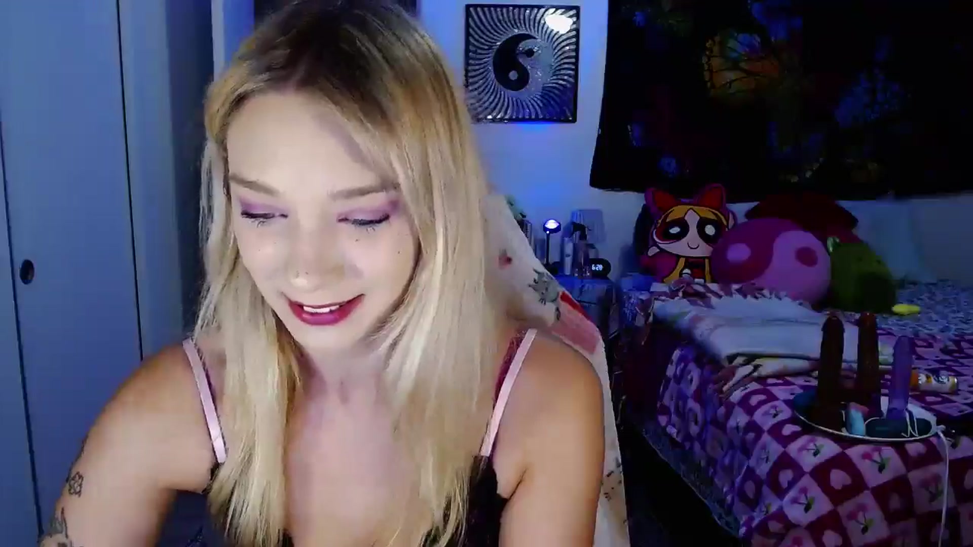 Gallery image thumbnail from VioletRay's myfreecams stream on, 08/26/2025, 01:42 image 7 of 20