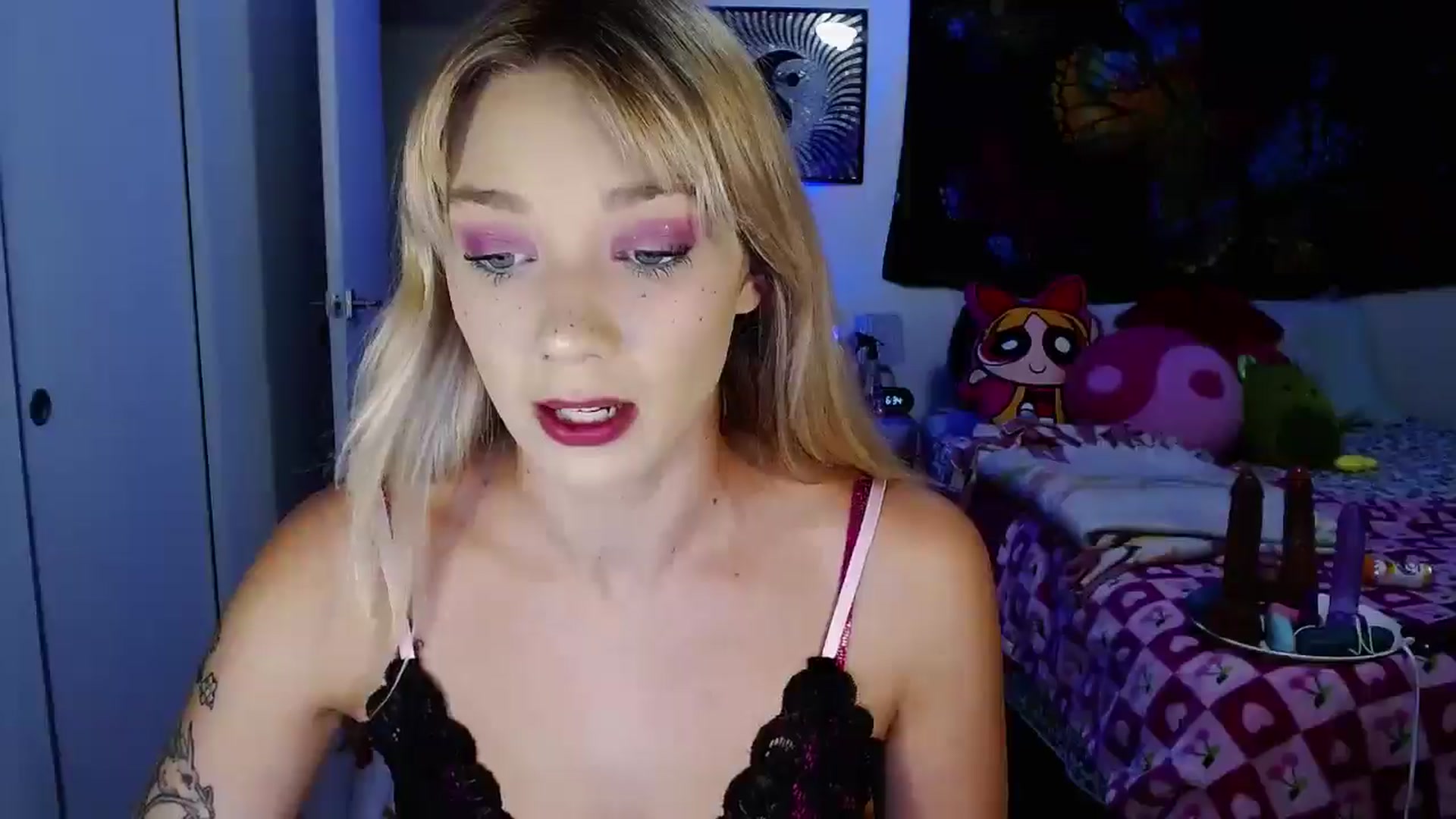 Gallery image thumbnail from VioletRay's myfreecams stream on, 08/26/2025, 01:42 image 15 of 20