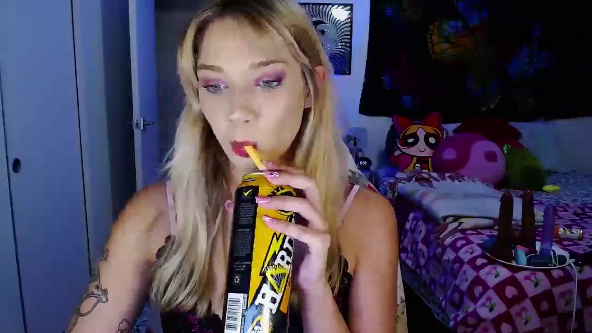 Gallery image thumbnail from VioletRay's myfreecams stream on, 08/26/2025, 01:42 image 13 of 20