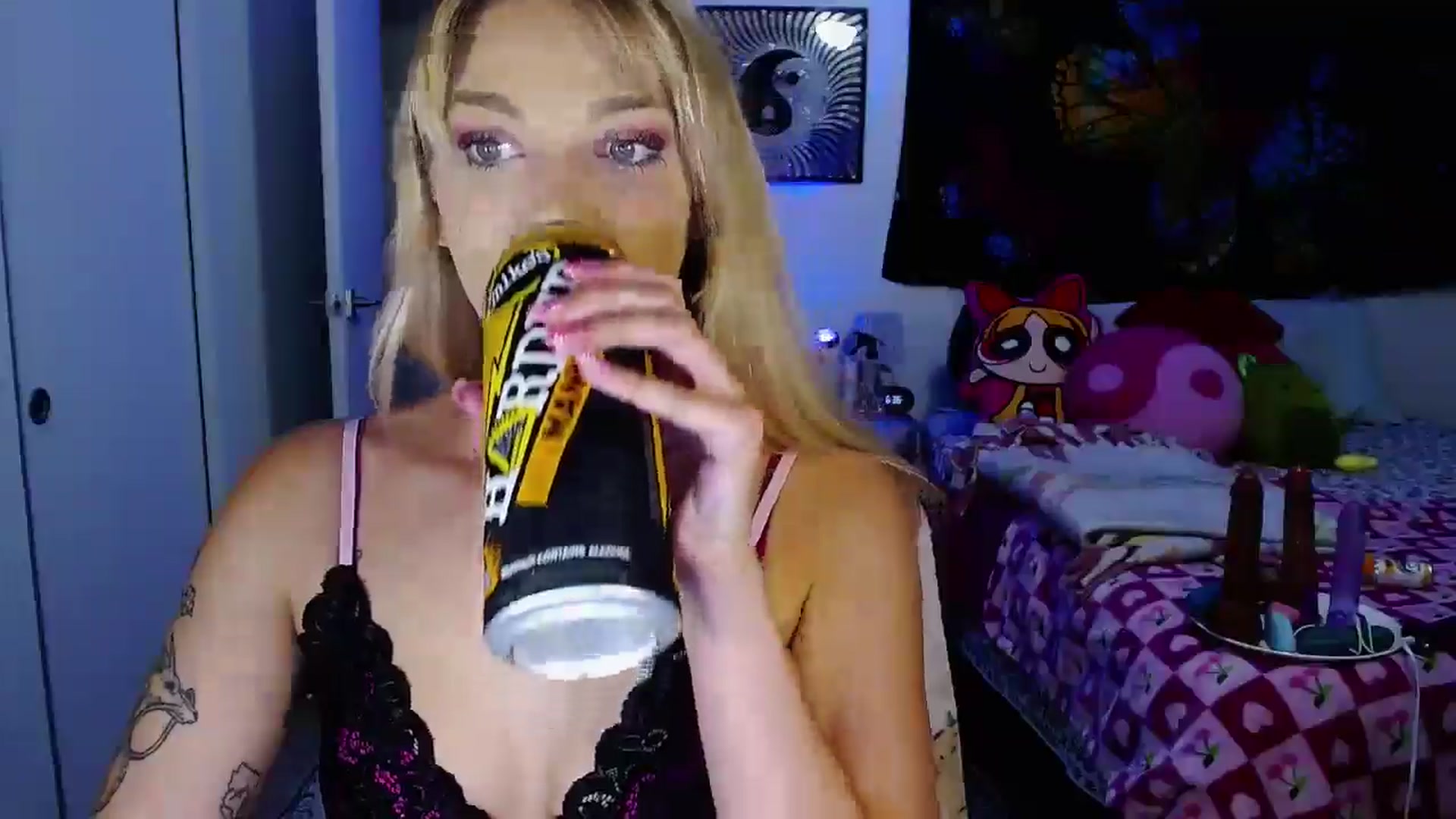 Gallery image thumbnail from VioletRay's myfreecams stream on, 08/26/2025, 01:42 image 17 of 20