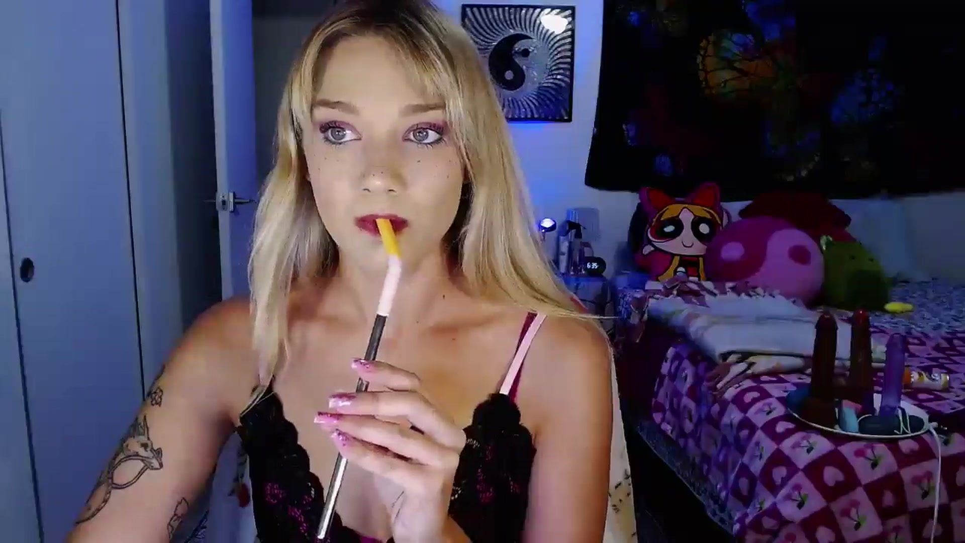 Gallery image thumbnail from VioletRay's myfreecams stream on, 08/26/2025, 01:42 image 16 of 20