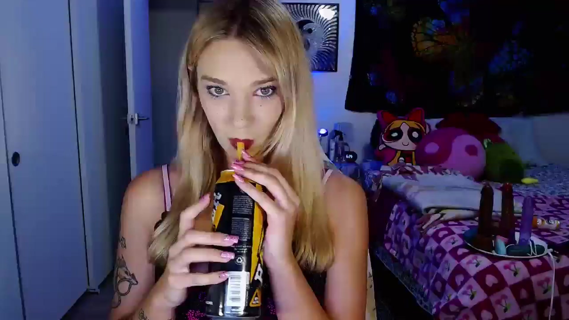 Gallery image thumbnail from VioletRay's myfreecams stream on, 08/26/2025, 01:42 image 8 of 20