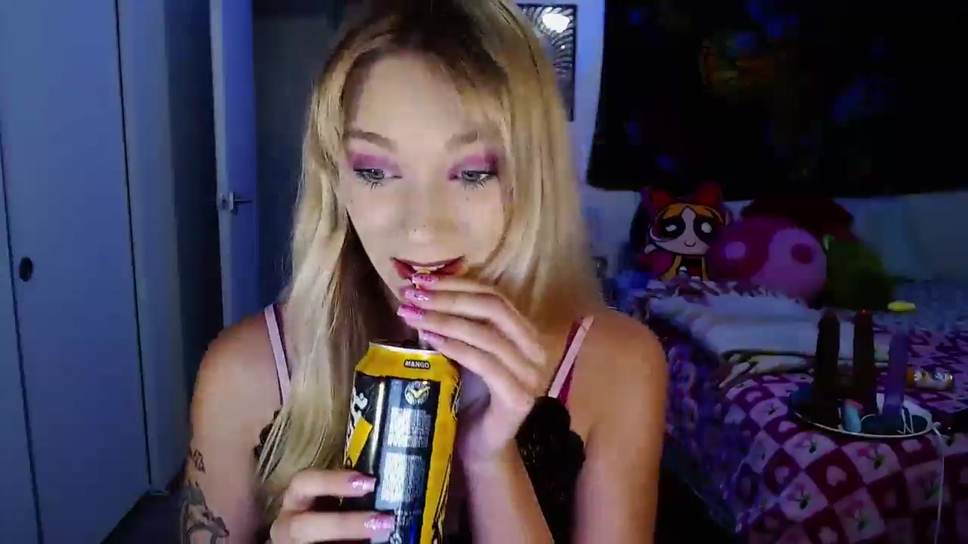 Gallery image thumbnail from VioletRay's myfreecams stream on, 08/26/2025, 01:42 image 10 of 20