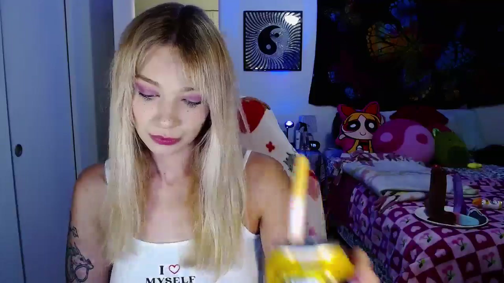 Gallery image thumbnail from VioletRay's myfreecams stream on, 08/26/2025, 02:54 image 12 of 20