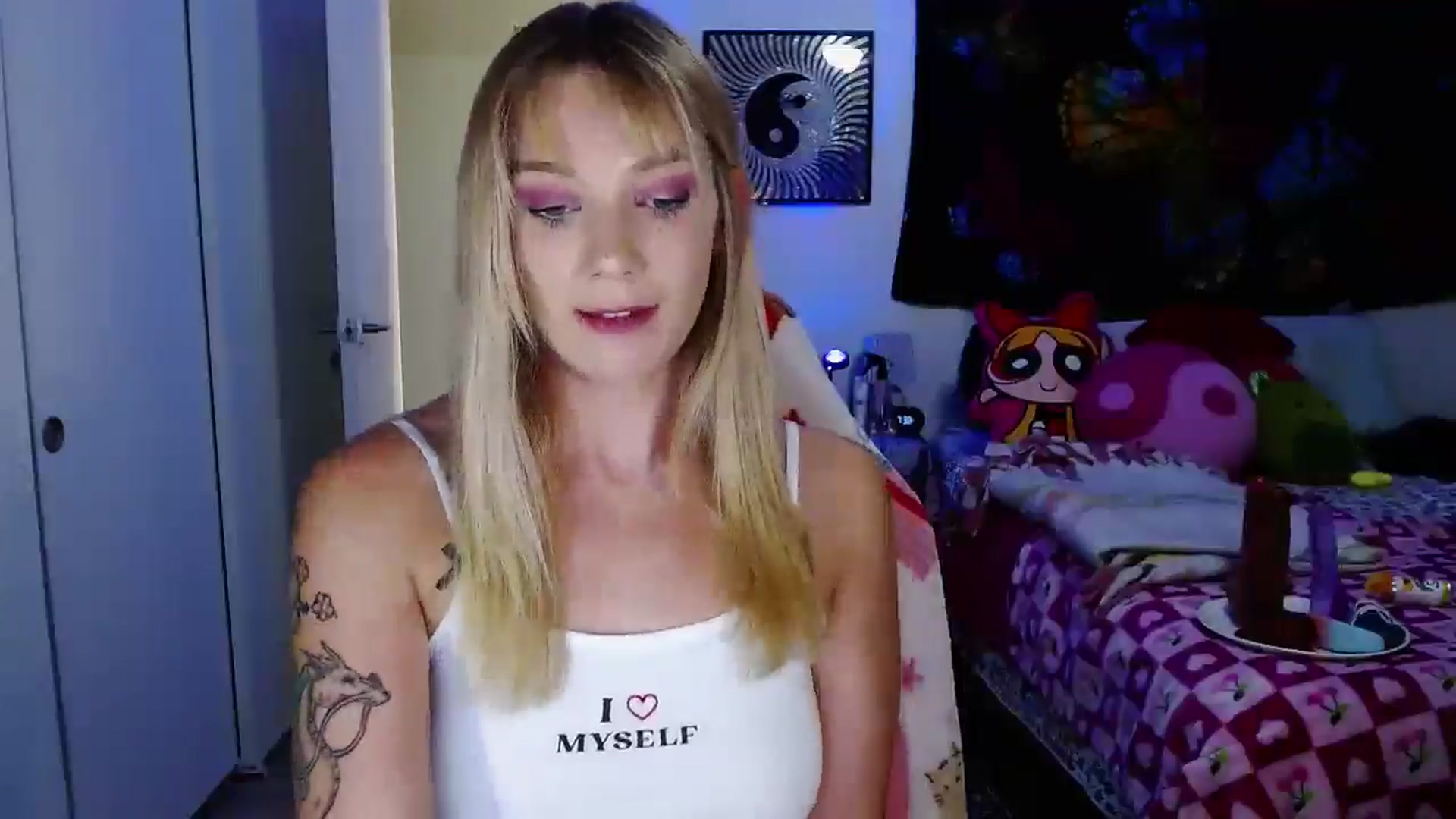 Gallery image thumbnail from VioletRay's myfreecams stream on, 08/26/2025, 02:54 image 11 of 20