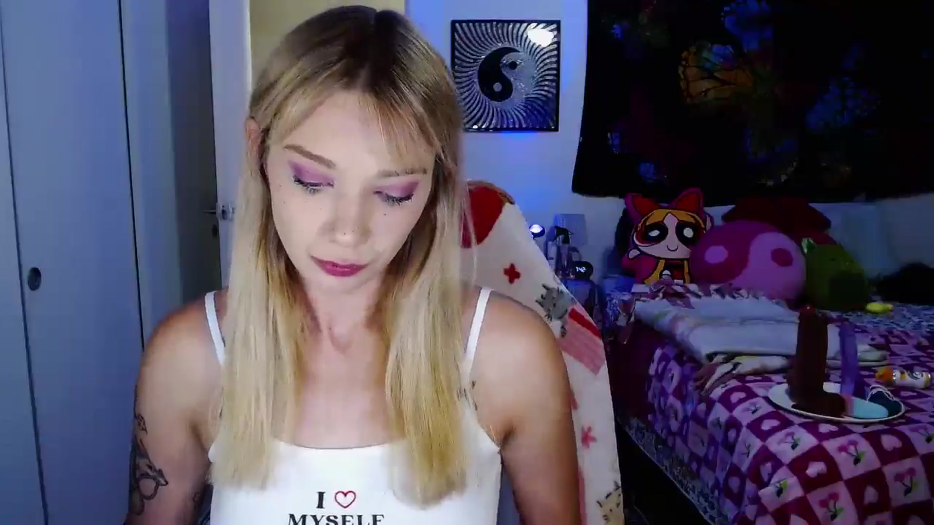 Gallery image thumbnail from VioletRay's myfreecams stream on, 08/26/2025, 02:54 image 14 of 20