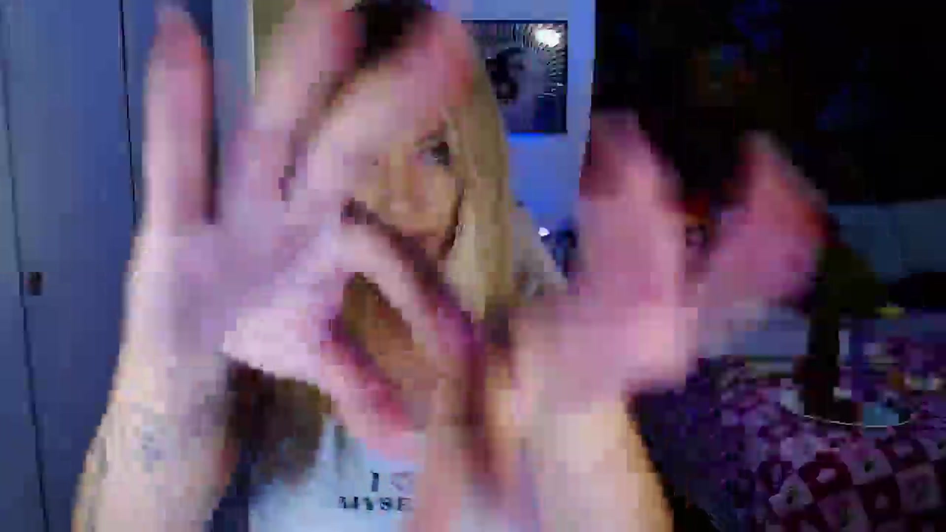 Gallery image thumbnail from VioletRay's myfreecams stream on, 08/26/2025, 02:54 image 18 of 20