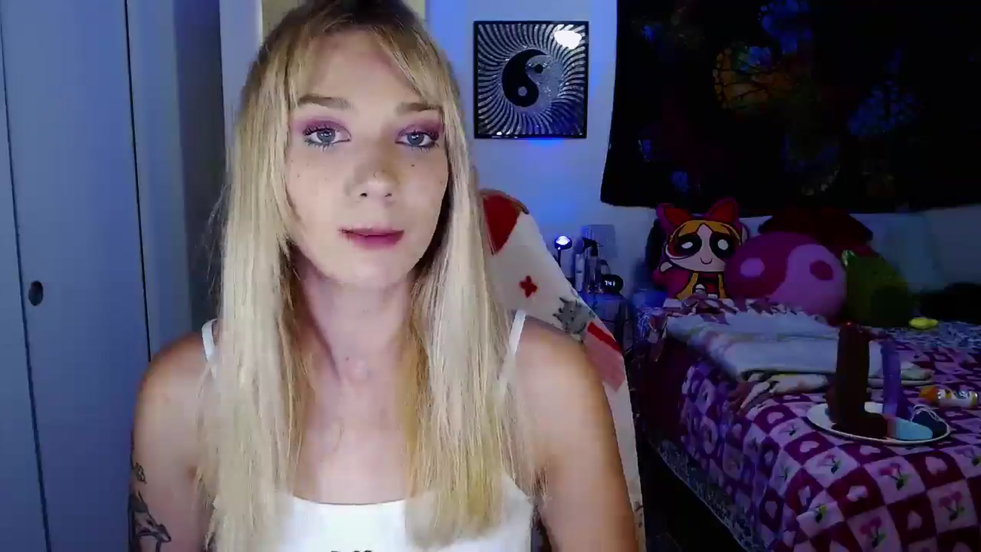 Gallery image thumbnail from VioletRay's myfreecams stream on, 08/26/2025, 02:54 image 13 of 20