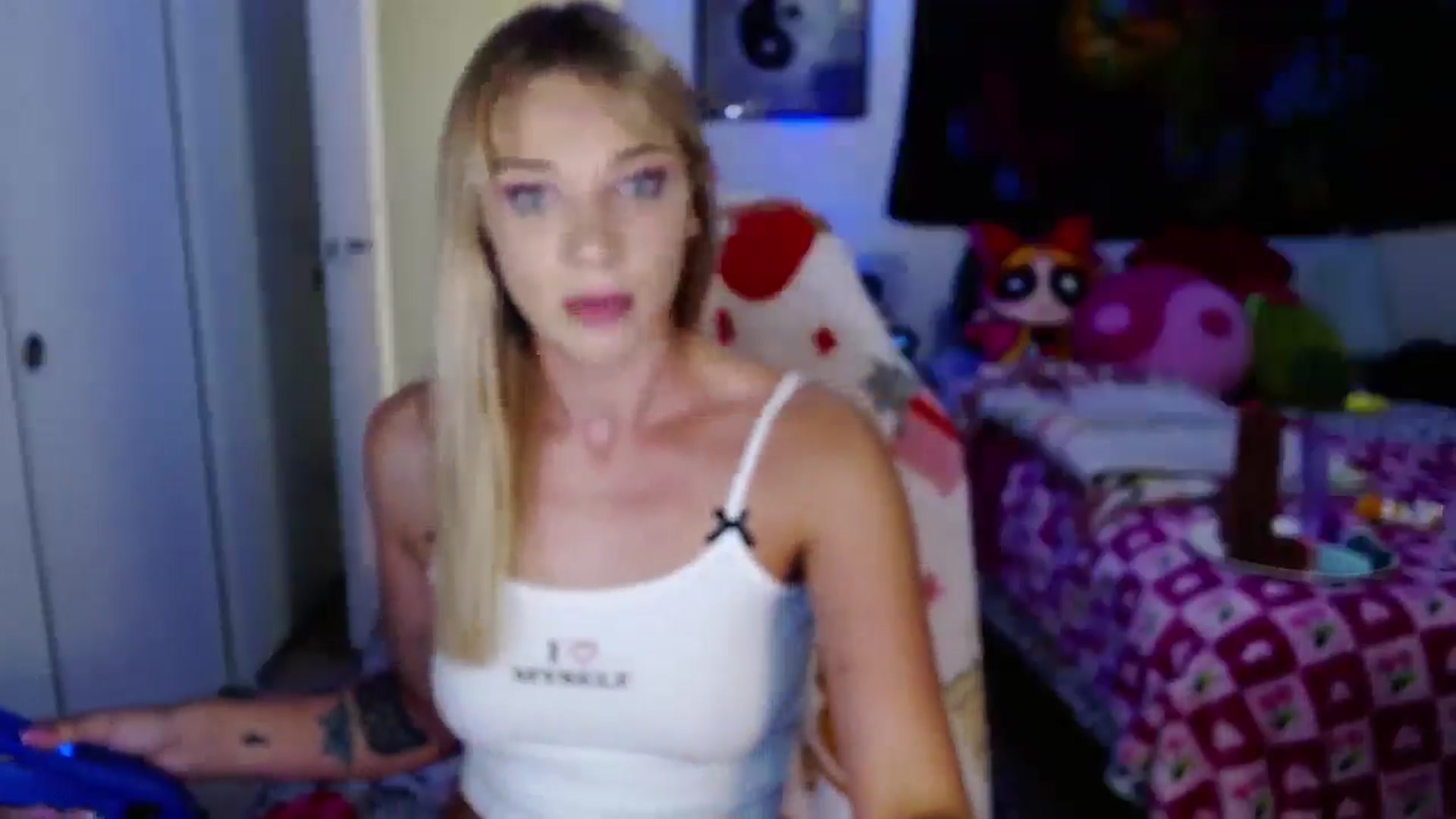 Gallery image thumbnail from VioletRay's myfreecams stream on, 08/26/2025, 02:54 image 7 of 20